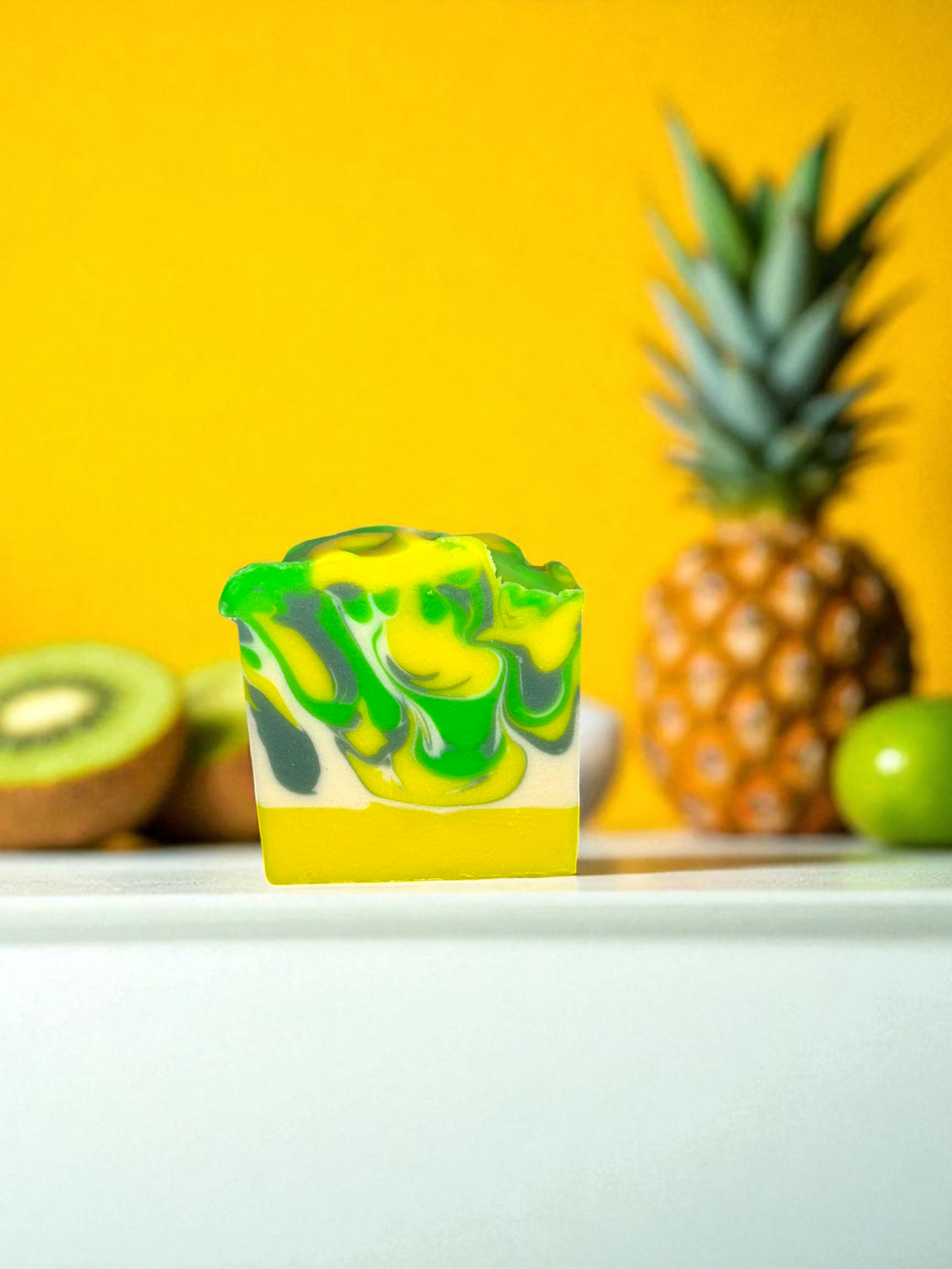 Kiwi Pineapple Bar