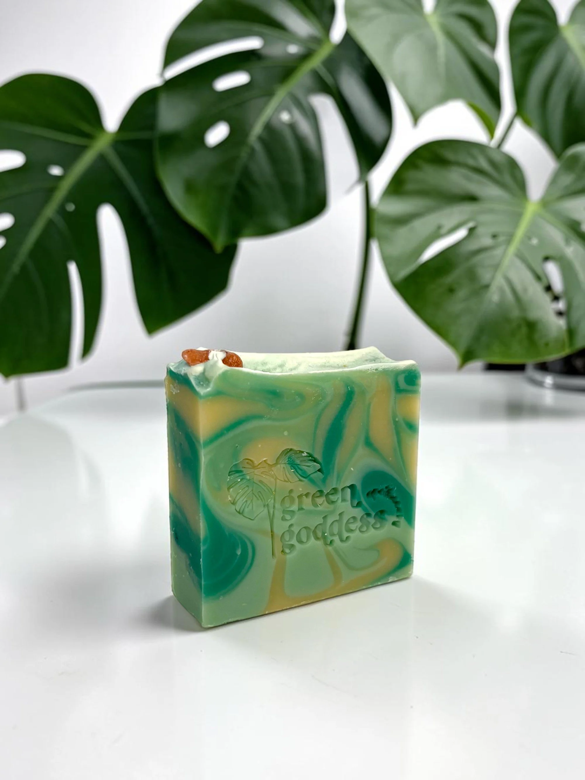 Cedar-Eucalyptus Bar