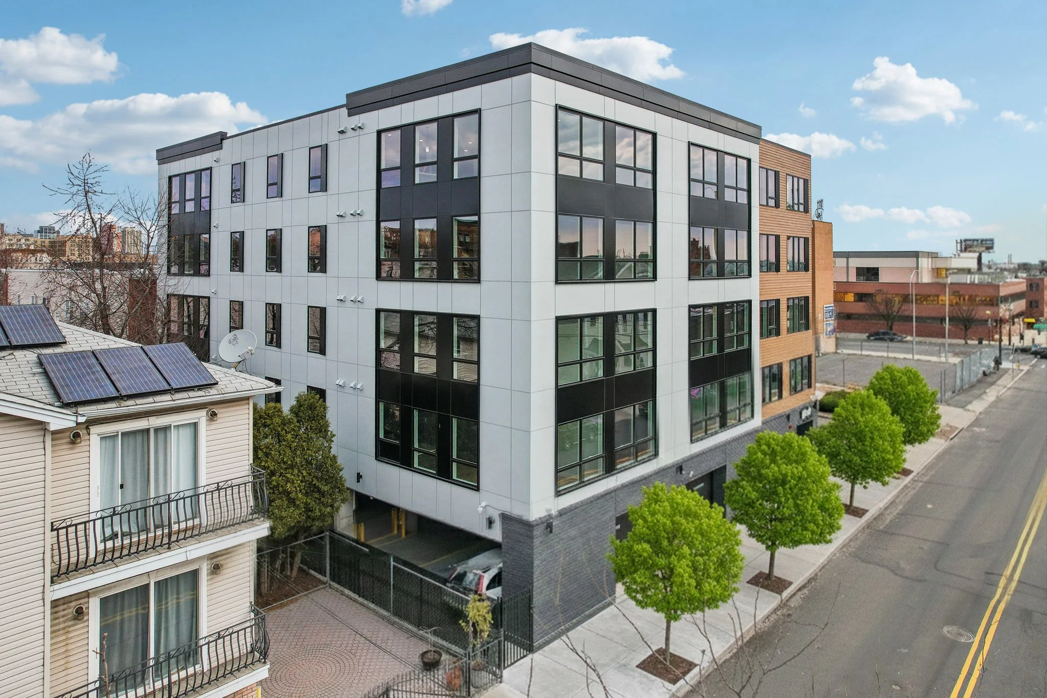 4-web-or-mls-Emmet St - Unit 501 - 004 (1).jpg