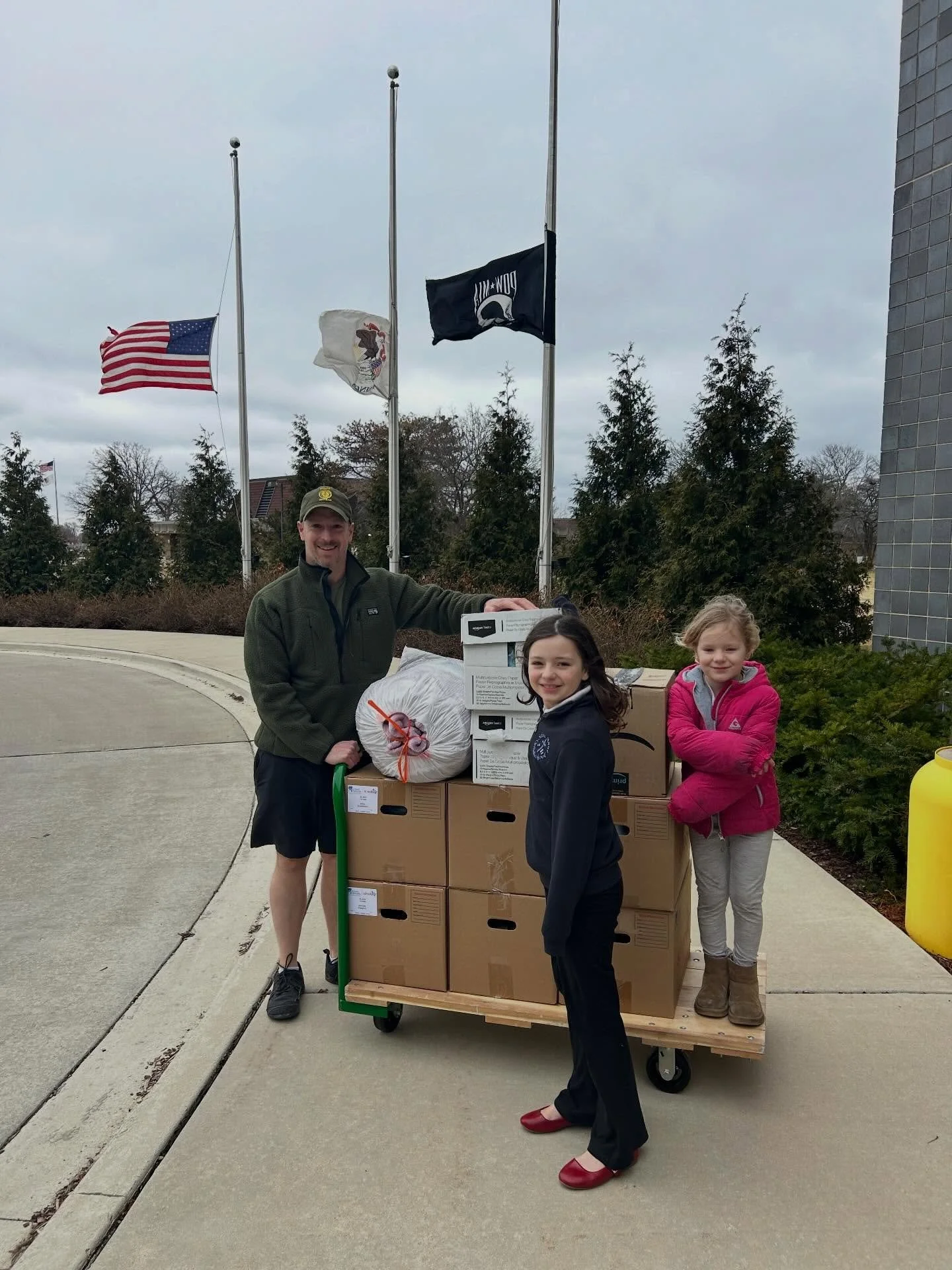 Long overdue post: Post 158 was proud to team up with @stanneschoolbarrington during Catholic Schools Week to collect and deliver care packages to the veterans living in the Illinois Veterans Home (Chicago). In living out the gospel, the Saint Anne S