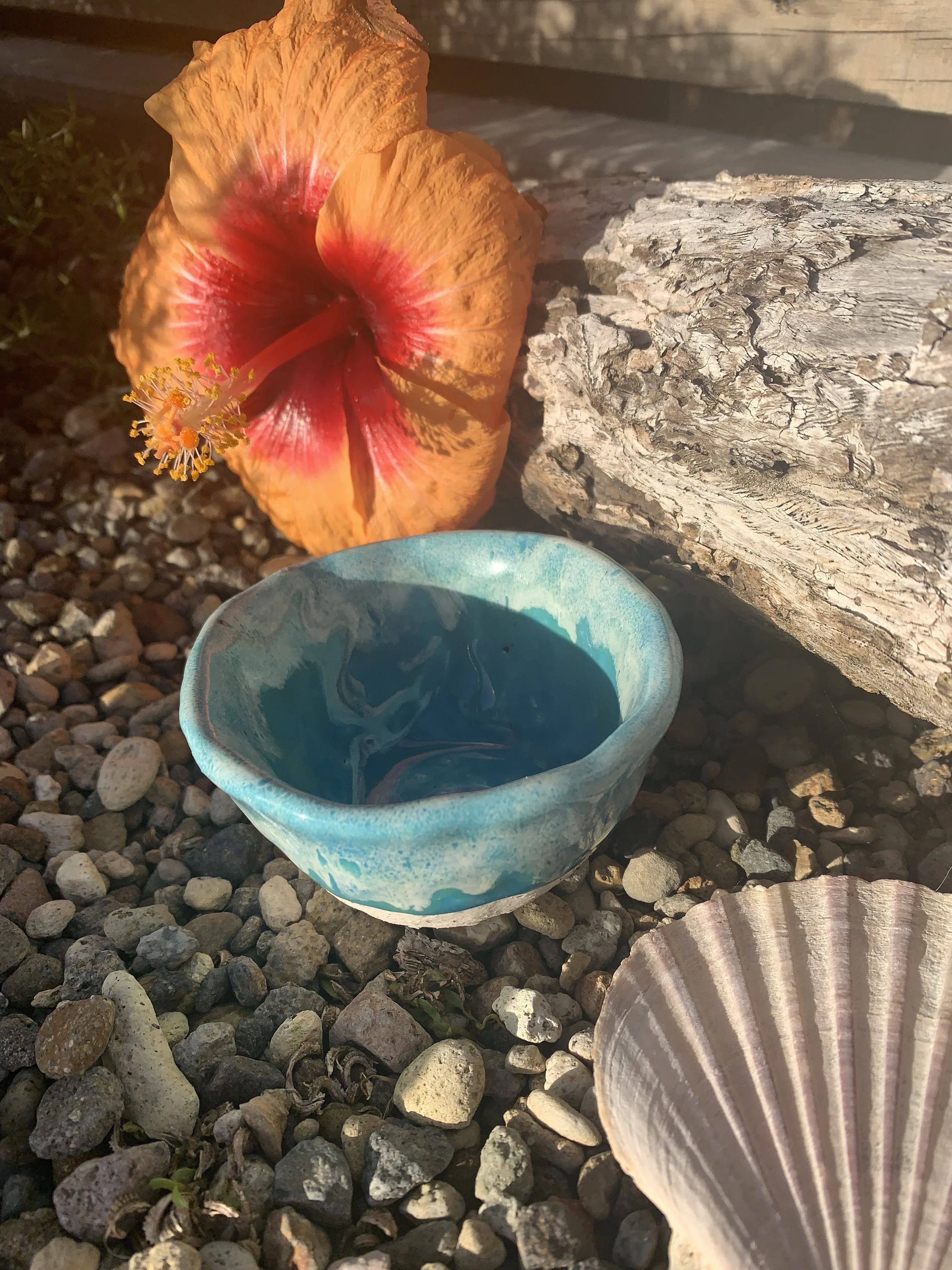 Blue pinch bowl