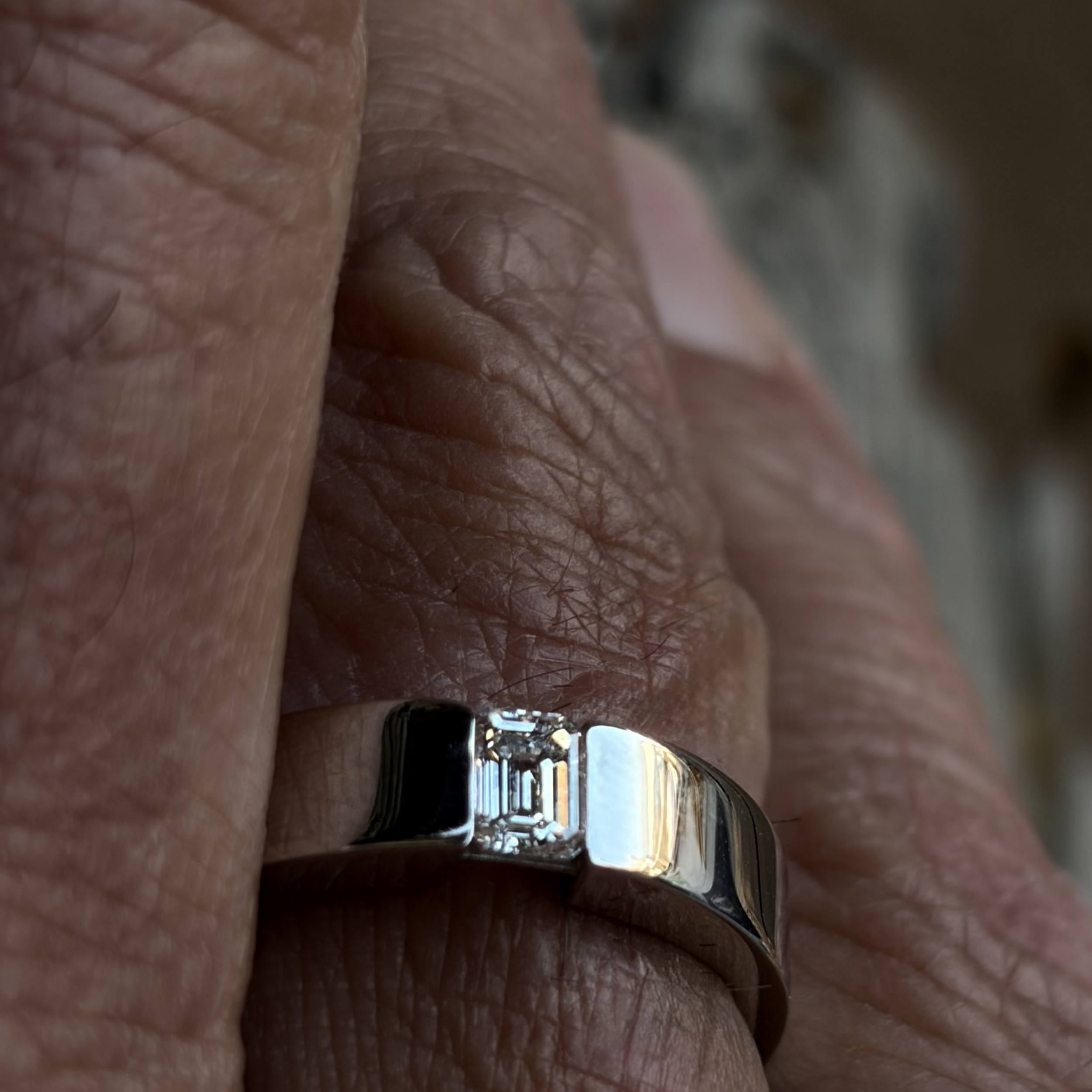 Close-up of ECHØ Pure natural diamond engagement ring for men