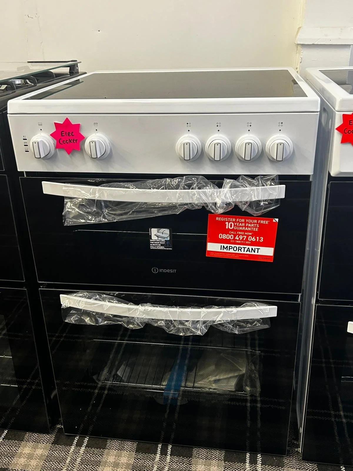 INDESIT ITE6VMW 60cm Electric Ceramic Cooker - White
