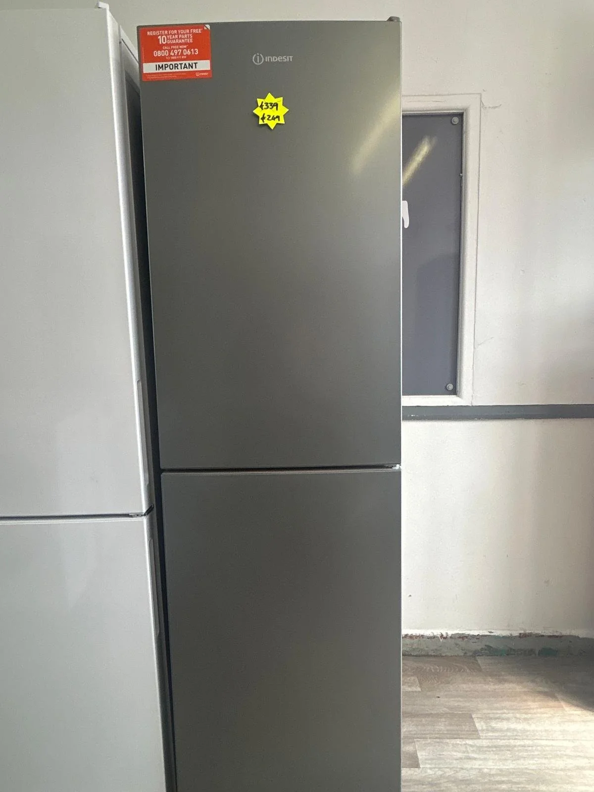 *BRAND NEW* *NOT GRADED* INDESIT Low Frost IB55 732 S UK 50/50 Fridge Freezer - Silver