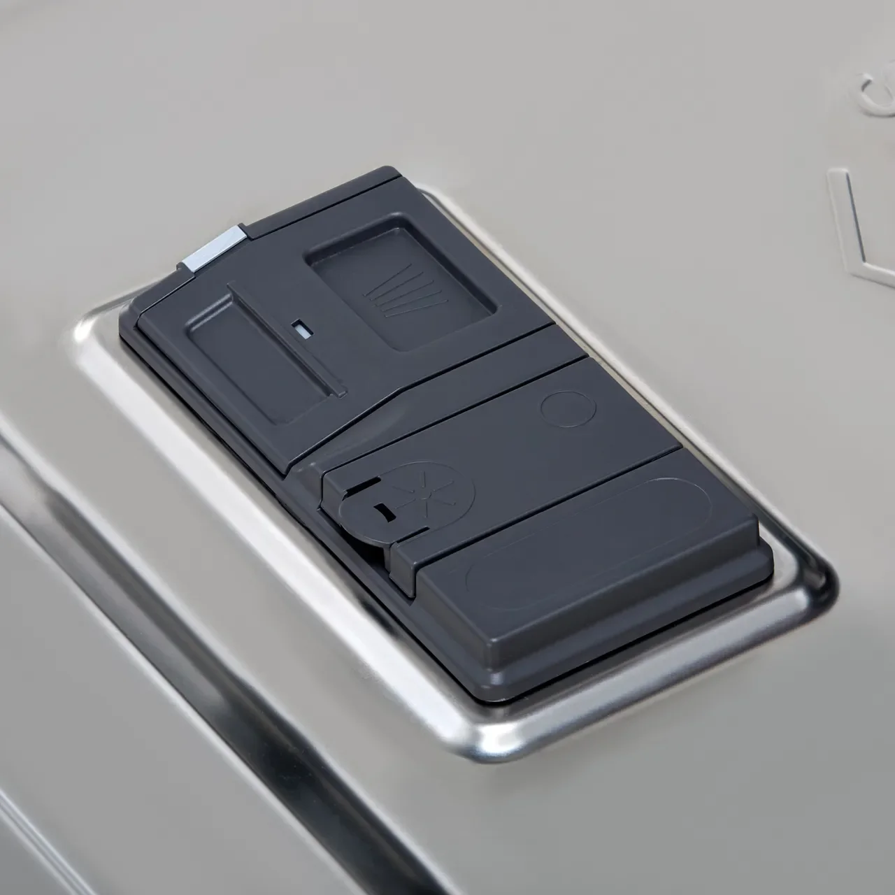 Hotpoint_H8IHP42LUK_BK_004.webp