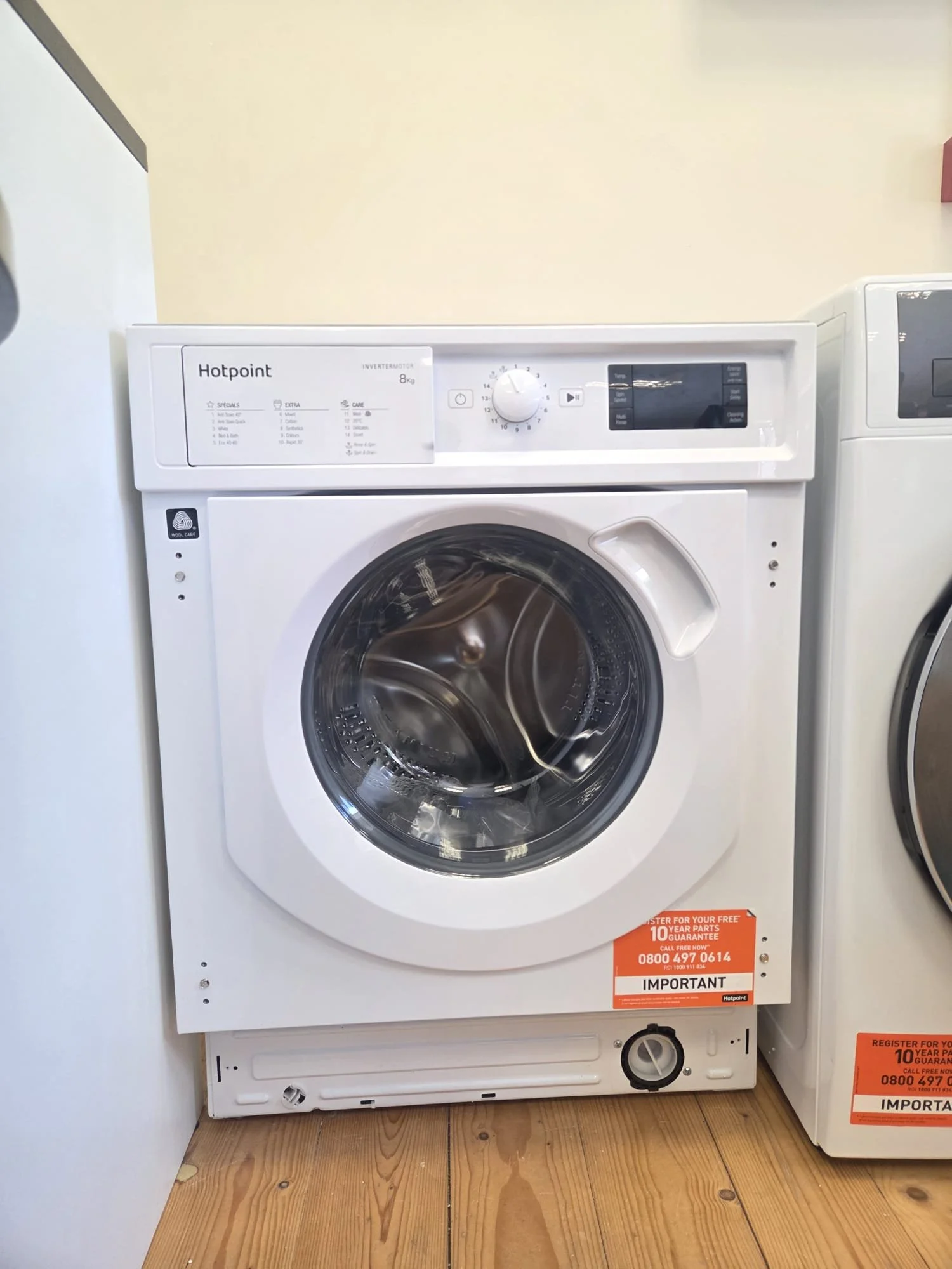 HOTPOINT BIWMHG81485UK Integrated Washing Machine 8kg 1400 Spin