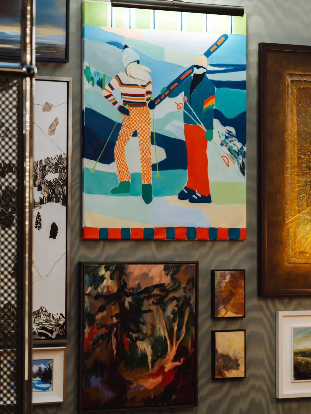How do you feel looking at blank walls? Maybe you notice the paint colour, maybe there is a nice wallpaper. But really spaces come alive, stimulate an emotional response, captivate your imagination, pull you in - when you add art. Artworks are the fl