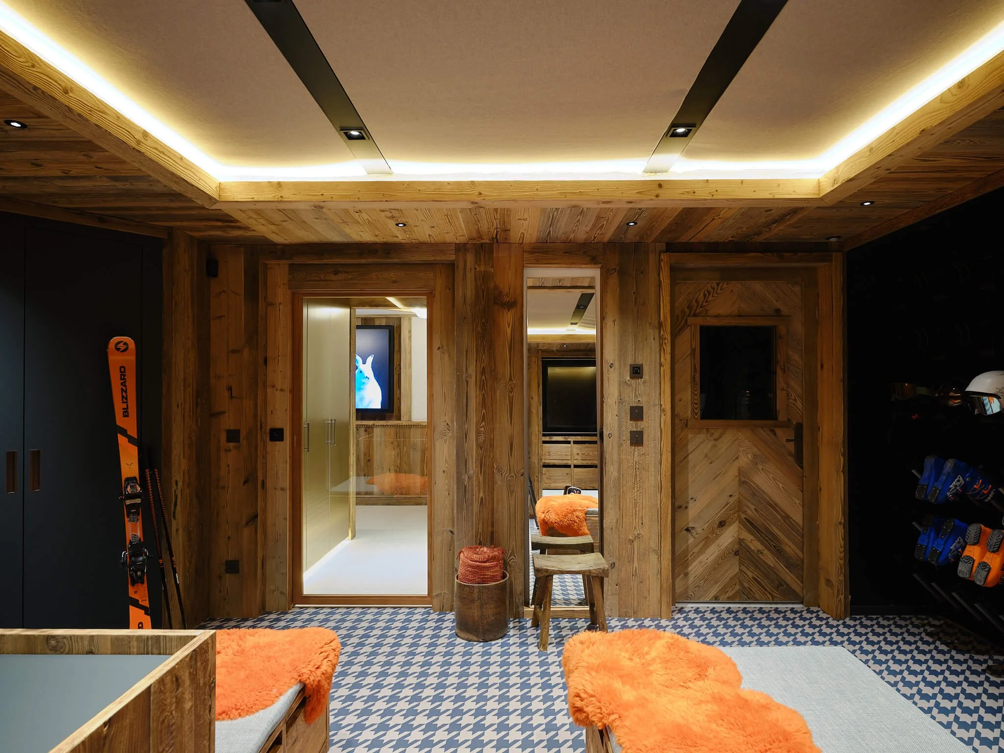 05 SKIROOM (3).jpg