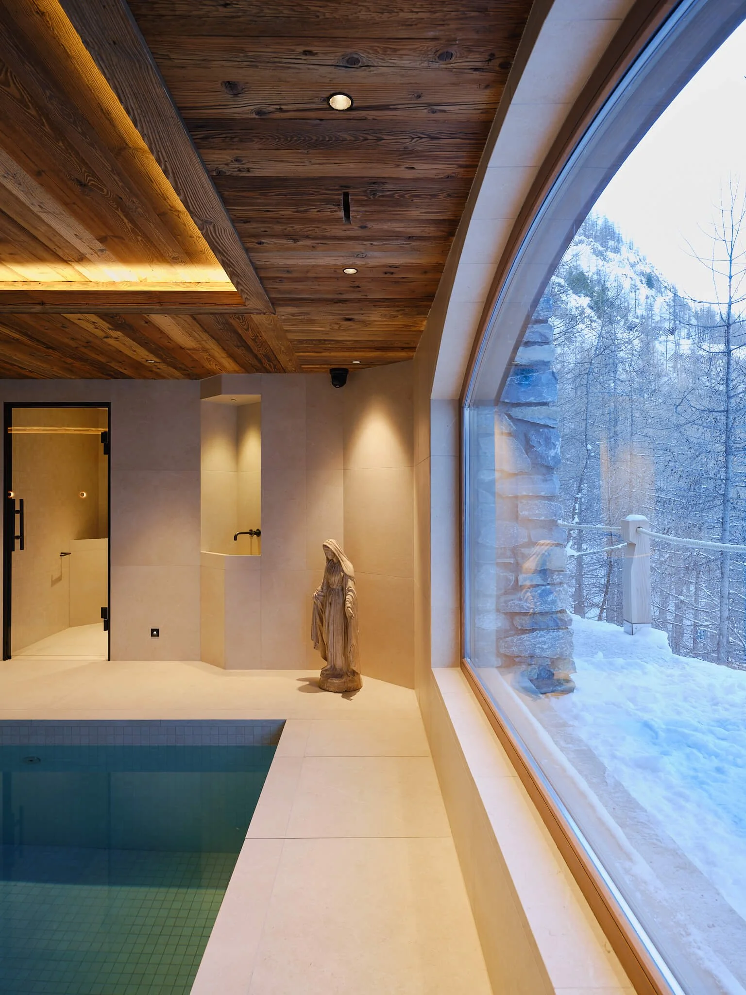 19 POOL SPA (25).jpg