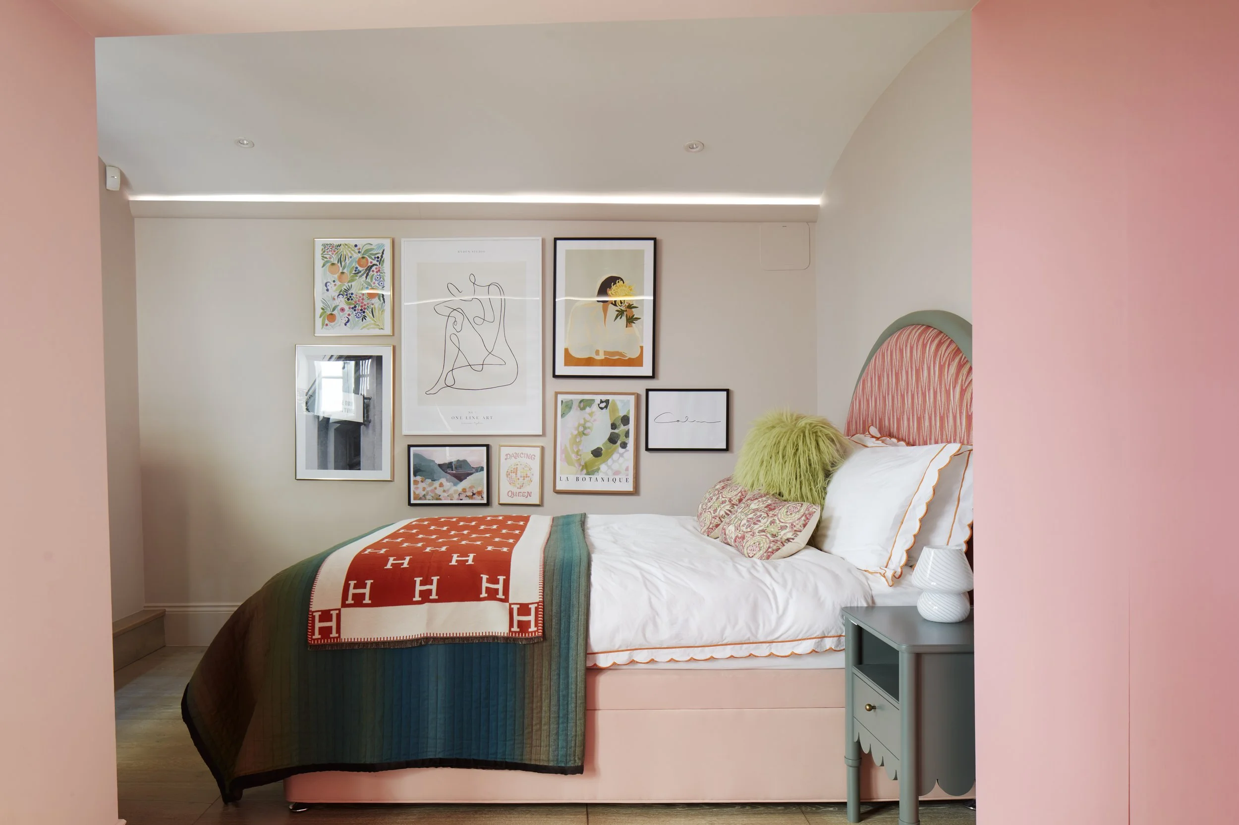 Why Small Rooms Should Be Richly Layered