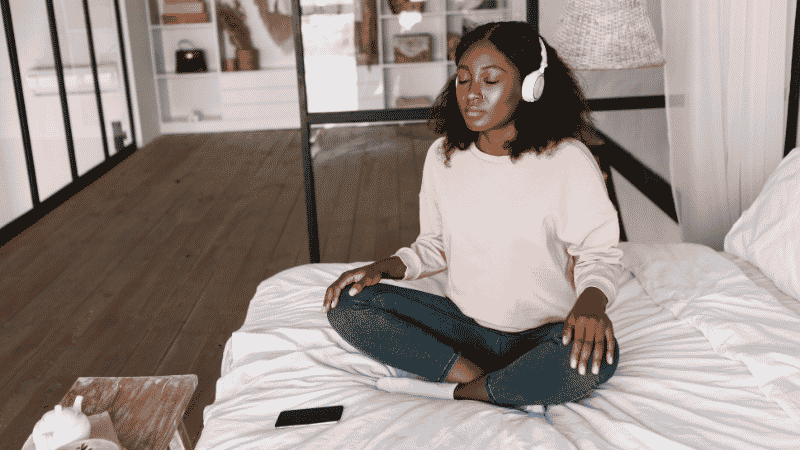 How does BrainTap differ from white noise, binaural beats on YouTube, or standard meditation apps?
