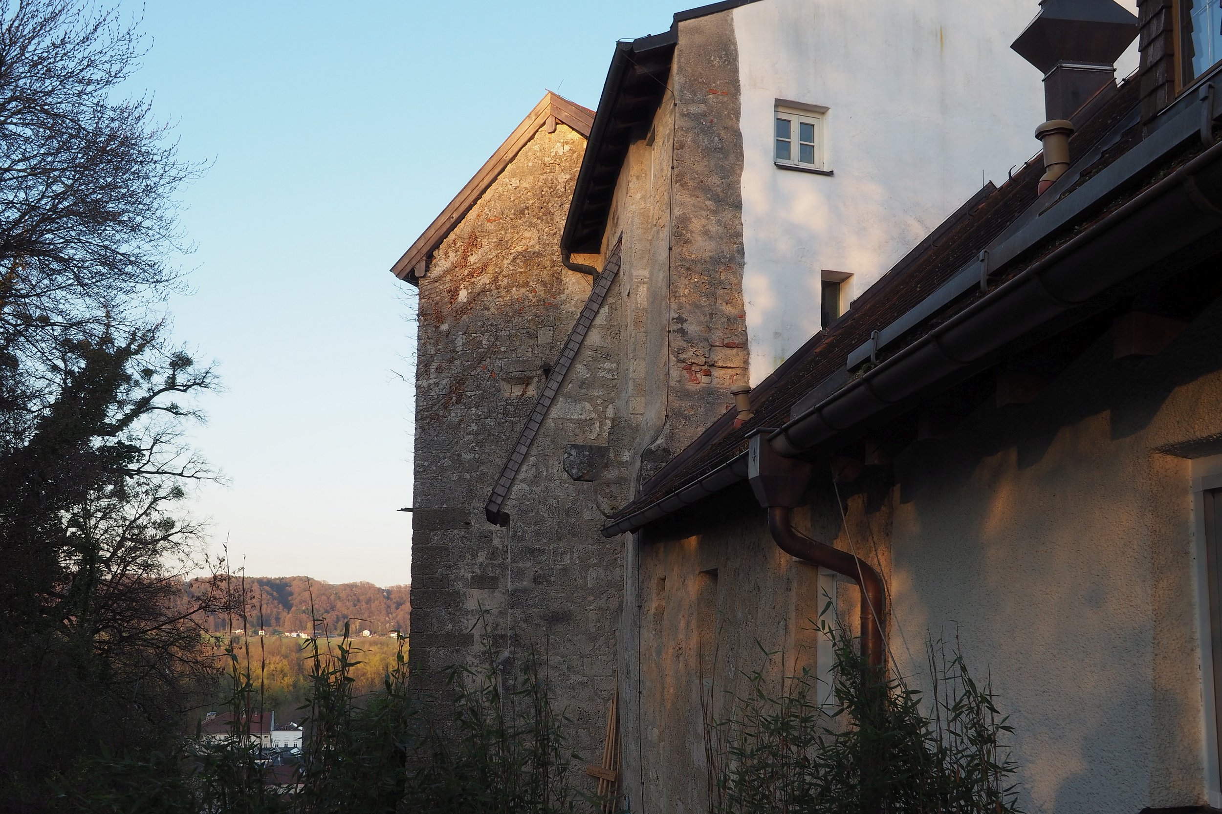 ferienwohnung-burg-tittmoning-dachterrasse-burgblick.JPG