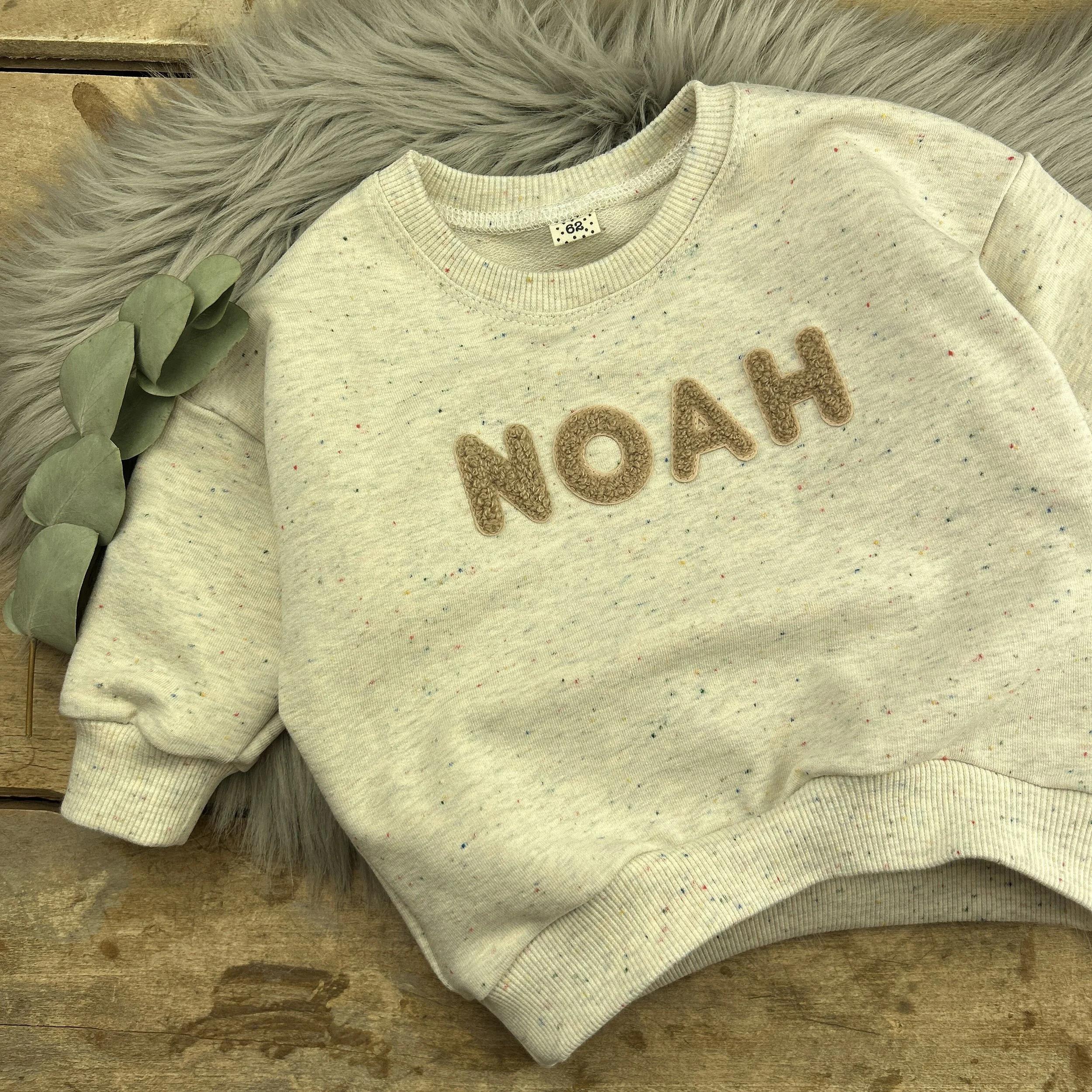 Buchstaben hellbraun / 087