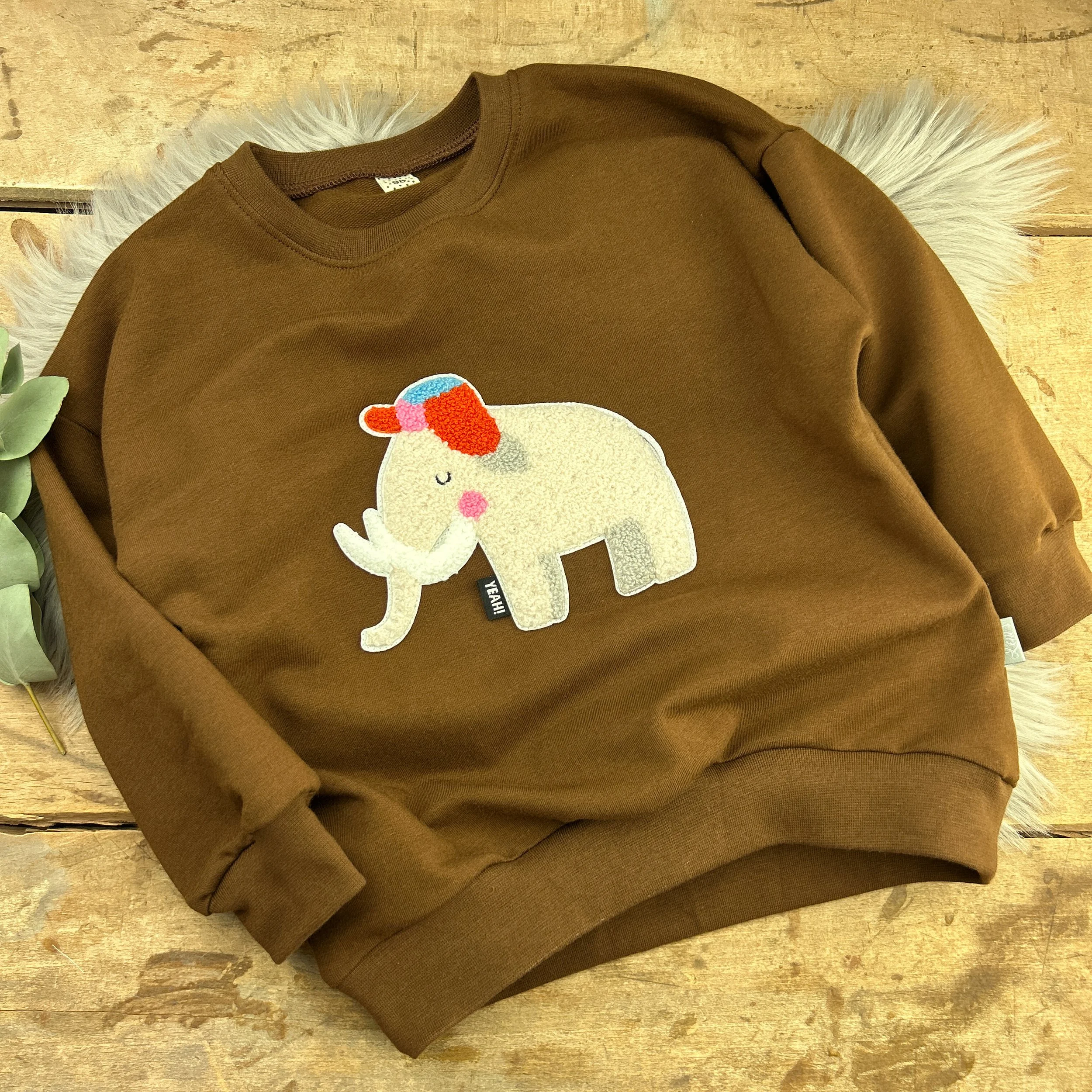 Oversize Sweater mit Mammut Patch 