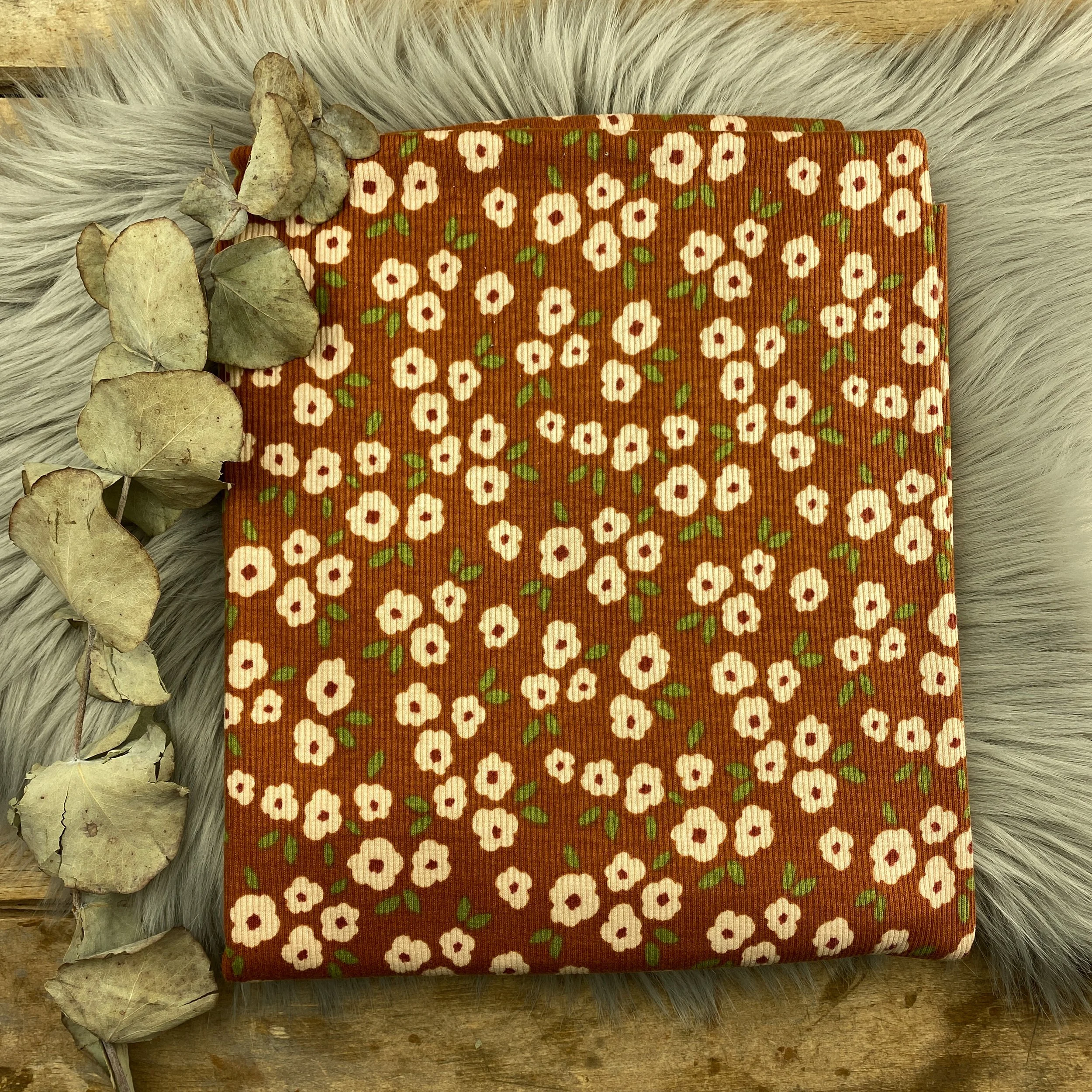 Ribjersey Blümchen cognac / 058