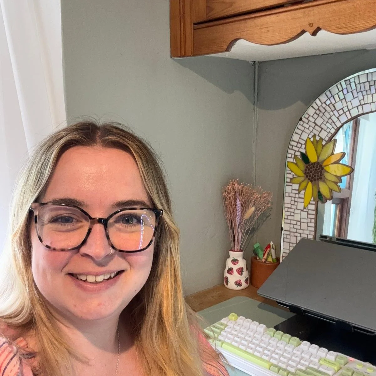 Out of office mode: activated.

For the next week, I'll be swapping my laptop for sunshine, ice creams and making memories with my niece. ❤️

I'll still be keeping an eye on things, but replies may be a little slower than usual while I take a proper 