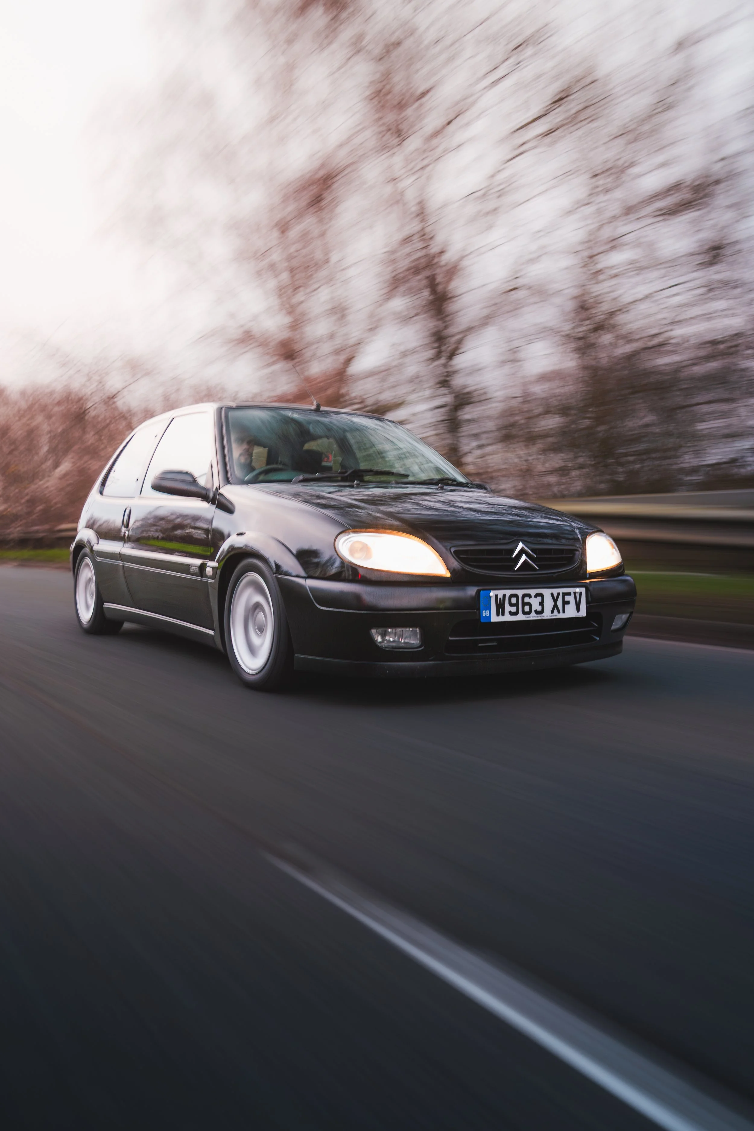 Citroen-Saxo-VTR-Black_Rollers-3.jpg