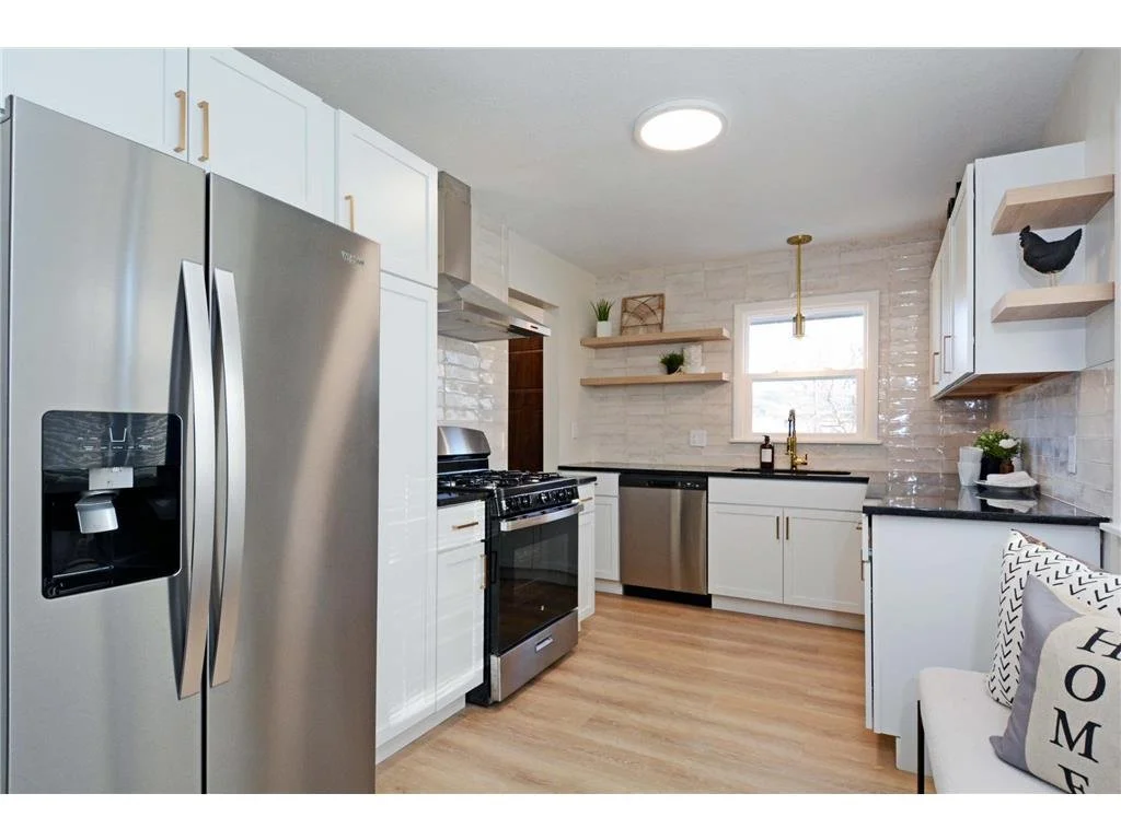Kitchen 2 .jpeg