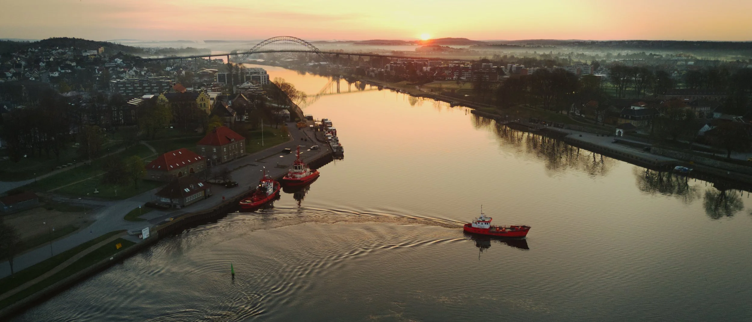 30.04.2024 - Sun Rise Fredrikstad Bridge by Jarle Hansen.jpg