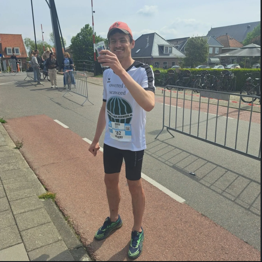       
  
    On May 10th, leaving home early in the morning we arrived on time at the start of the Leiden Marathon. The weather turned out decent and I was happy to see a few family and friends show up aswell. I was feeling fine at the start and the