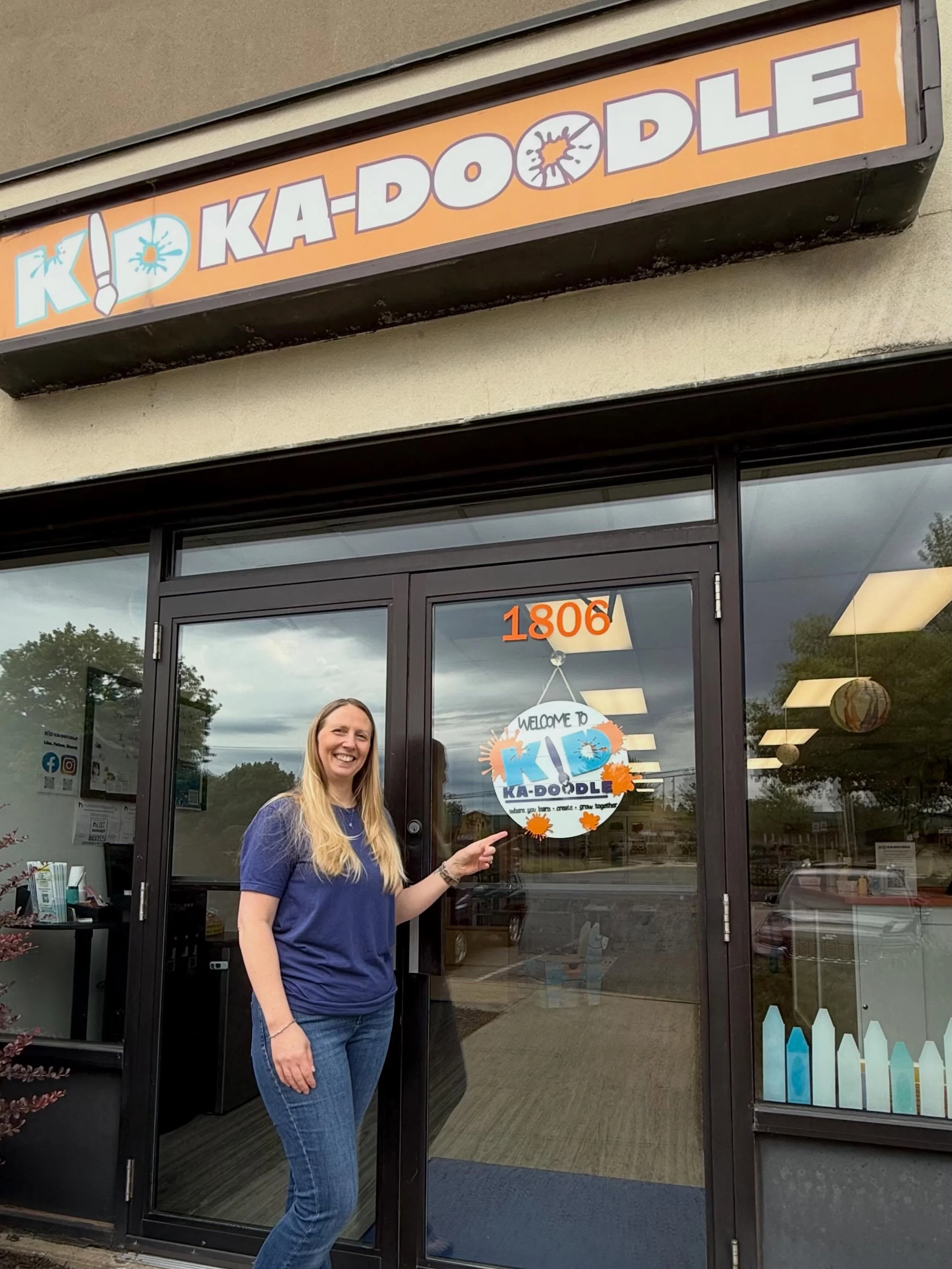 I am completely in love with my new welcome sign! 😍
A huge shoutout to @harperandmarie for bringing this to life. You totally nailed the Kid Ka-Doodle vibe, and the details up close are just incredible.
It looks perfect welcoming everyone at the doo
