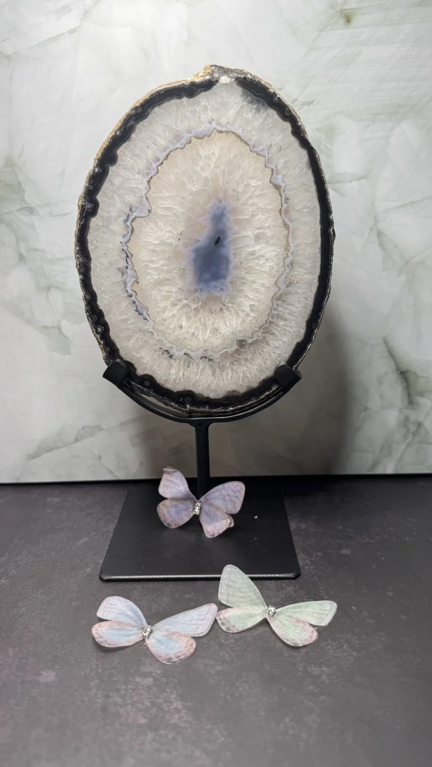 Agate slap on stand