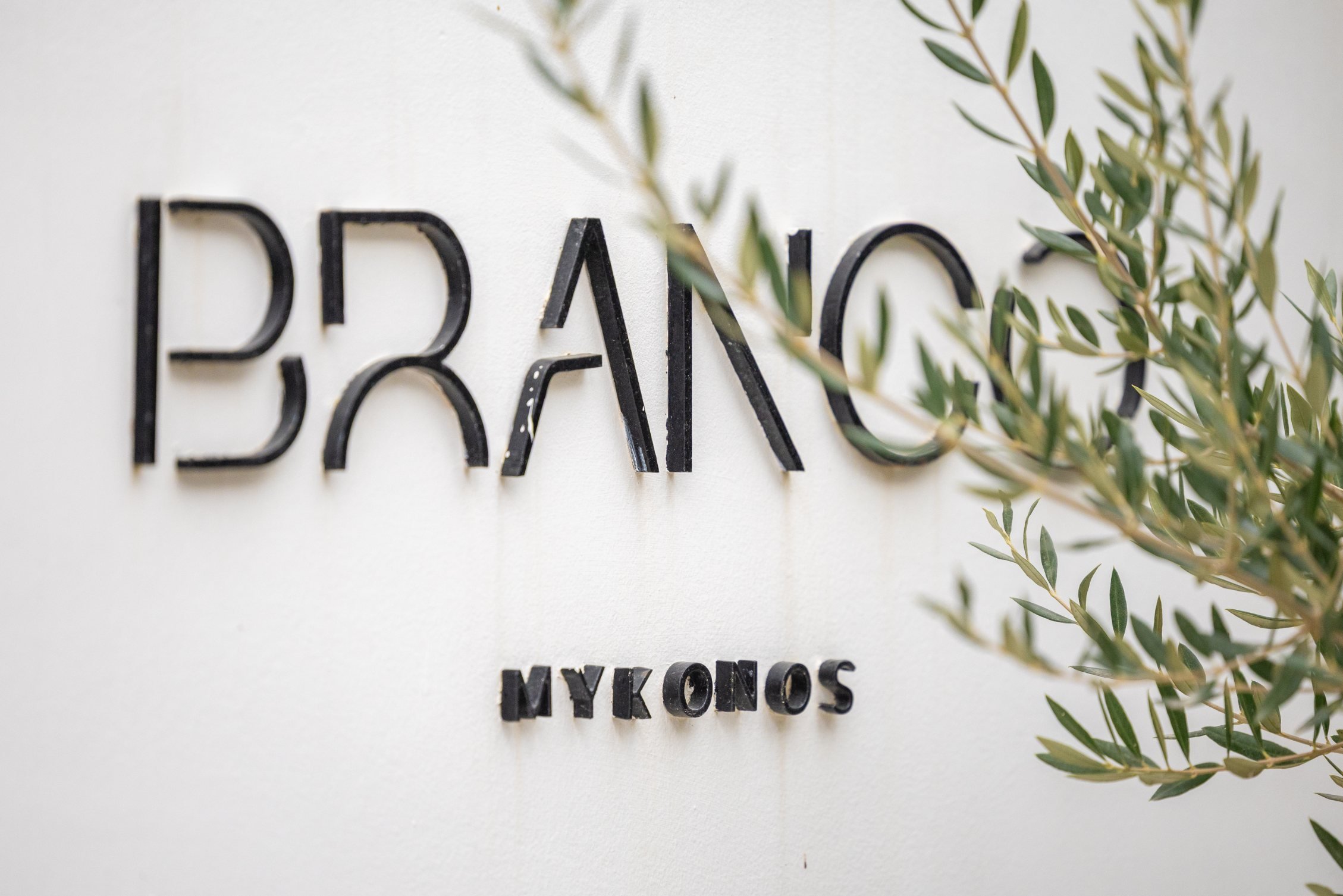 19-branco-mykonos-anniversary.jpg