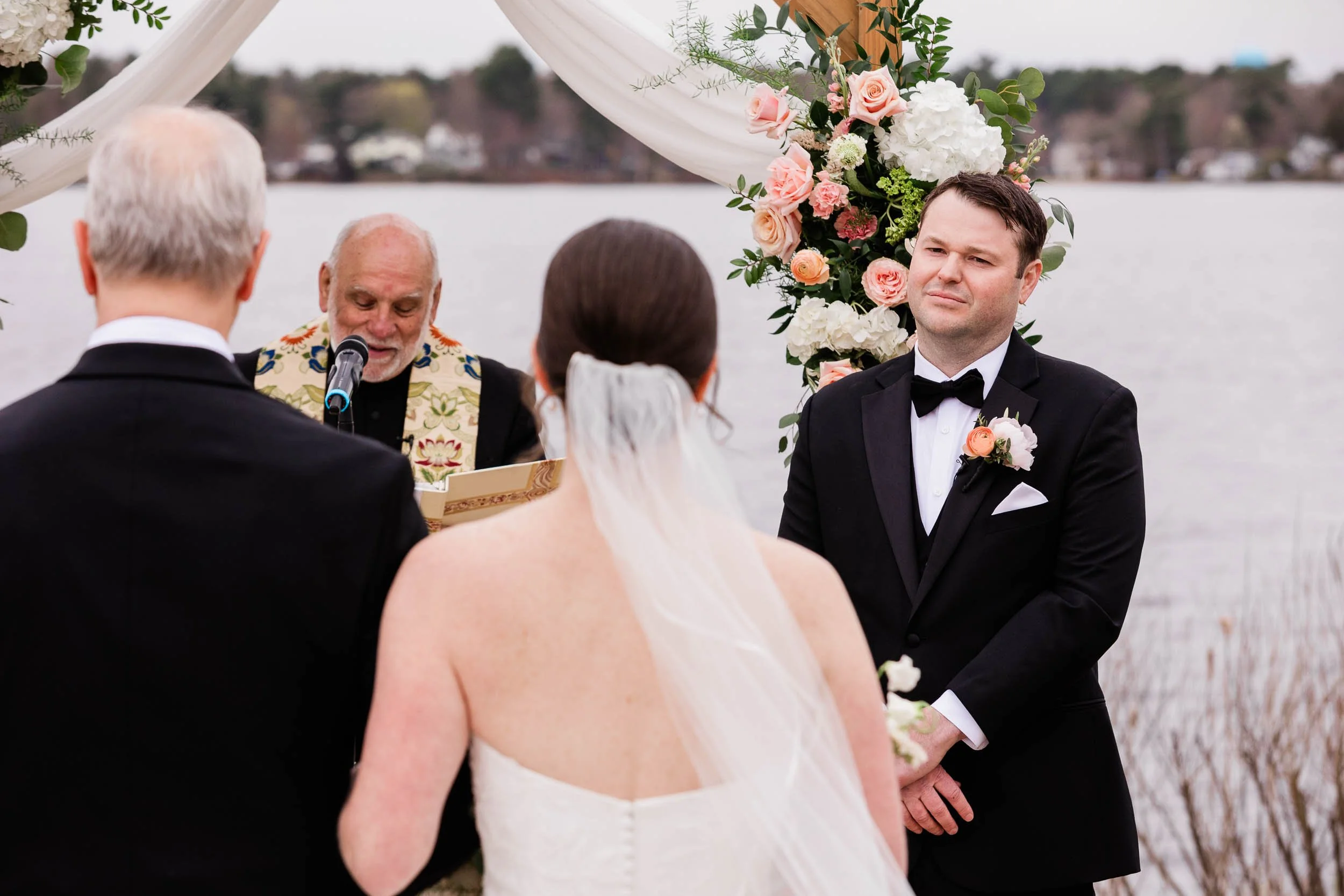 the-lakehouse-halifax-ma-wedding-valerie-doug-0048.jpg