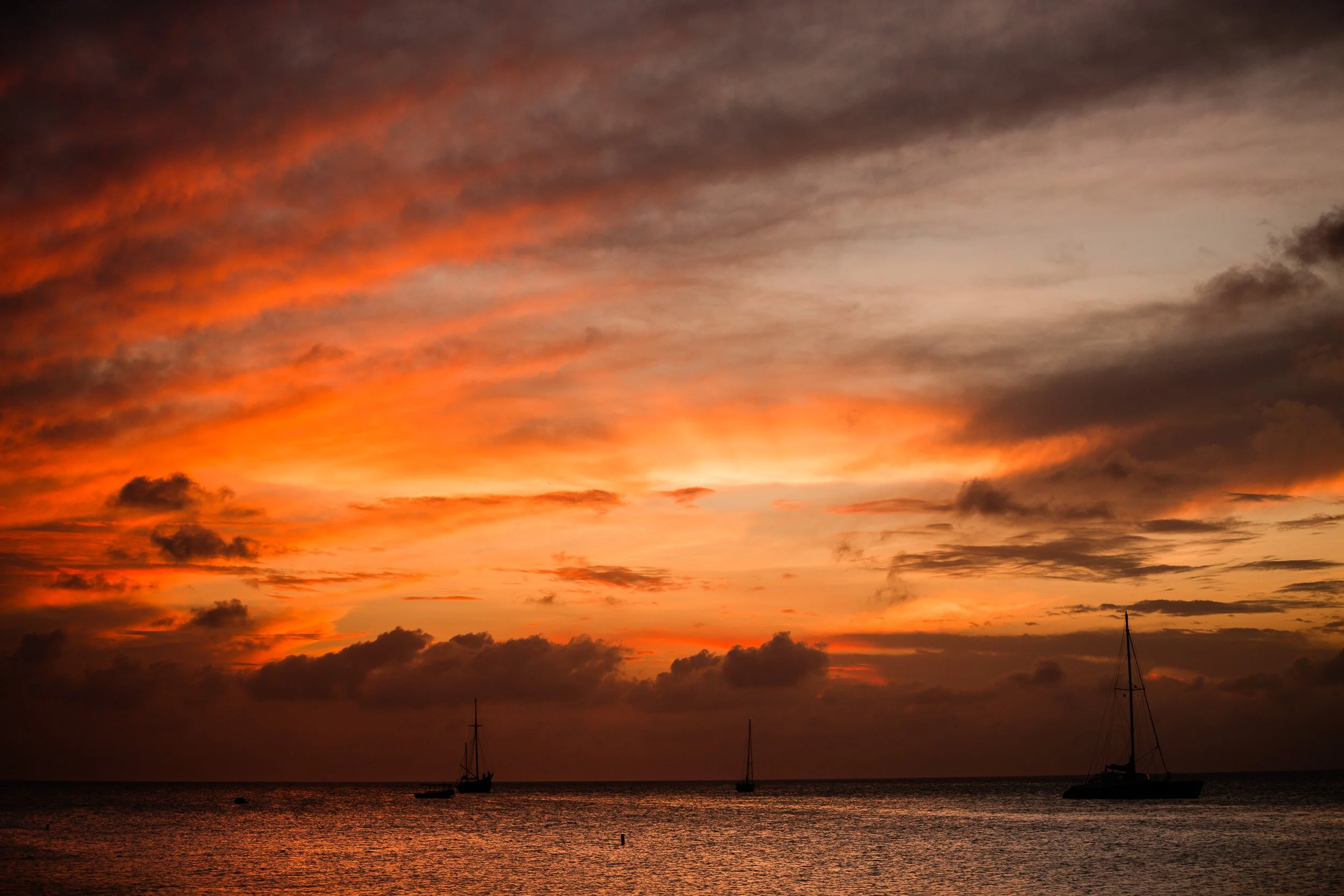 Aruba sunset over Palm Beach — wedding photography by Anthony Niccoli