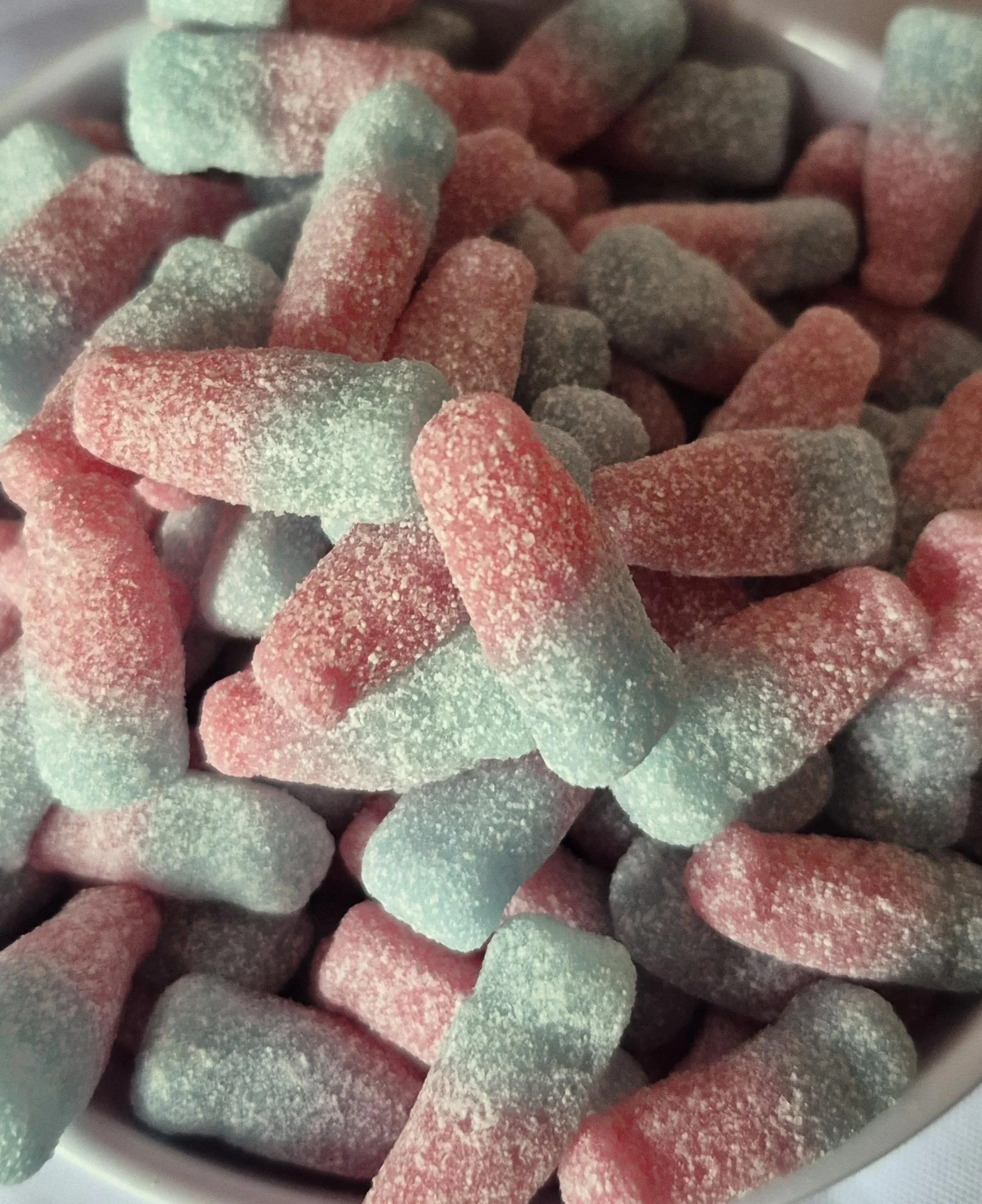 Fizzy bubble-gum bottles