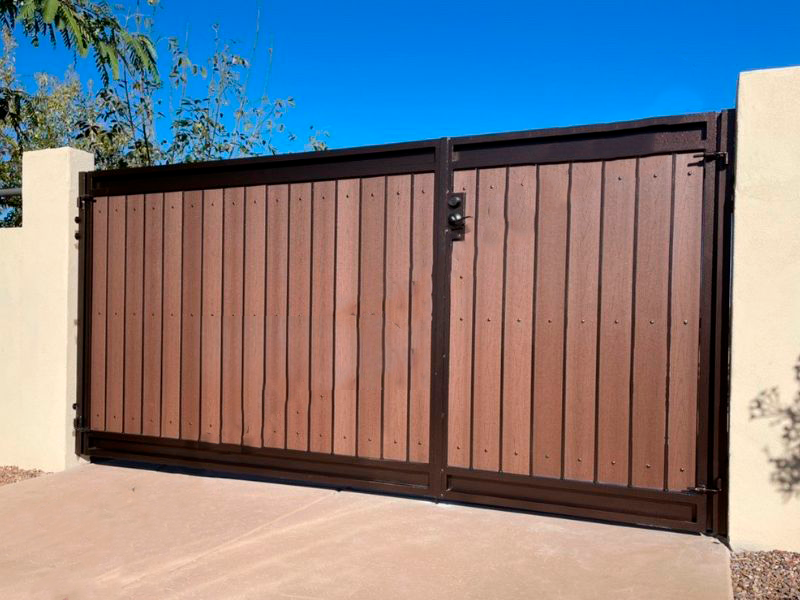 Pivot Point: How Custom Hinged Iron Gates Are Built for Decades of Daily Use in Arizona