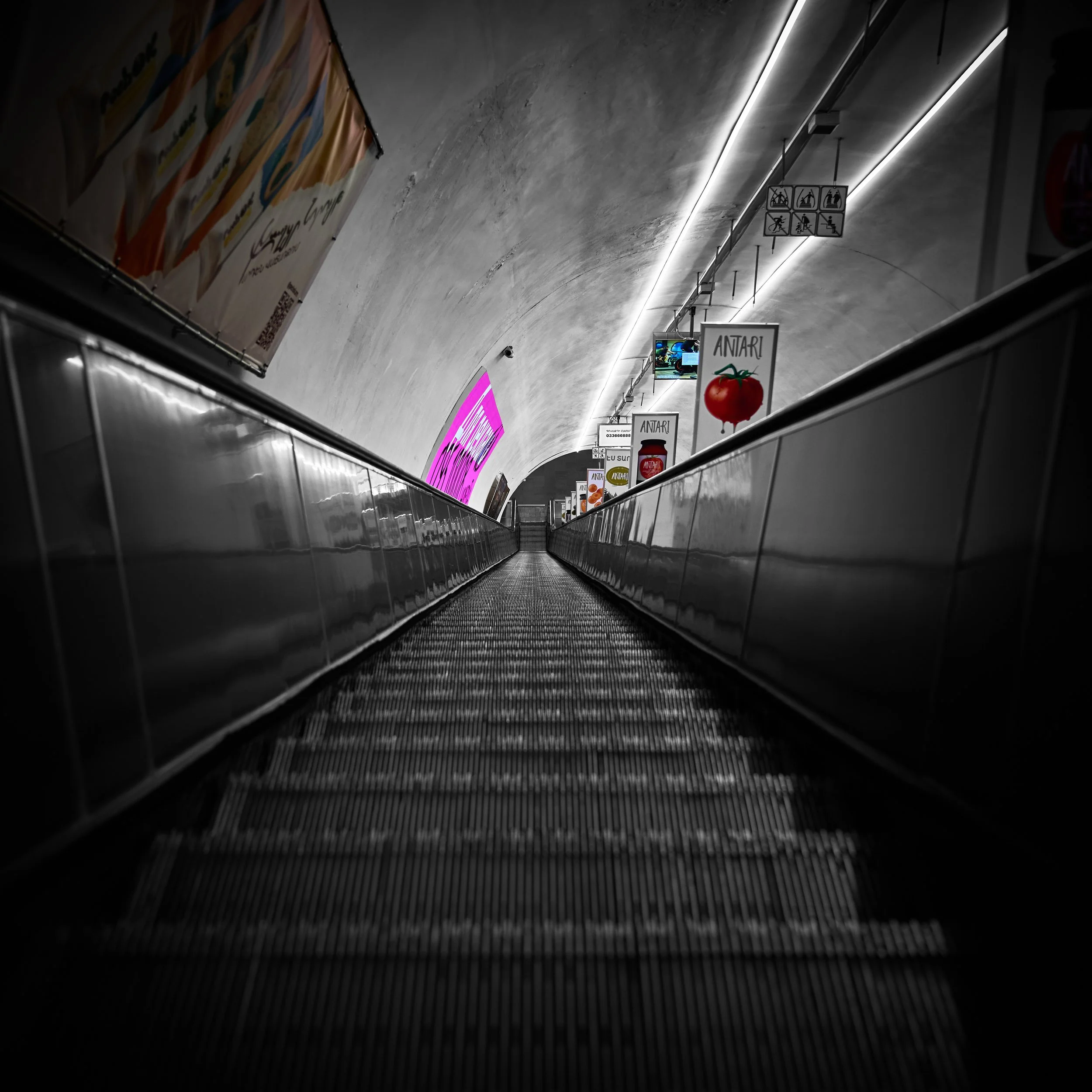 A7400364 : 1-125s : F2.8 : ISO 250.jpg