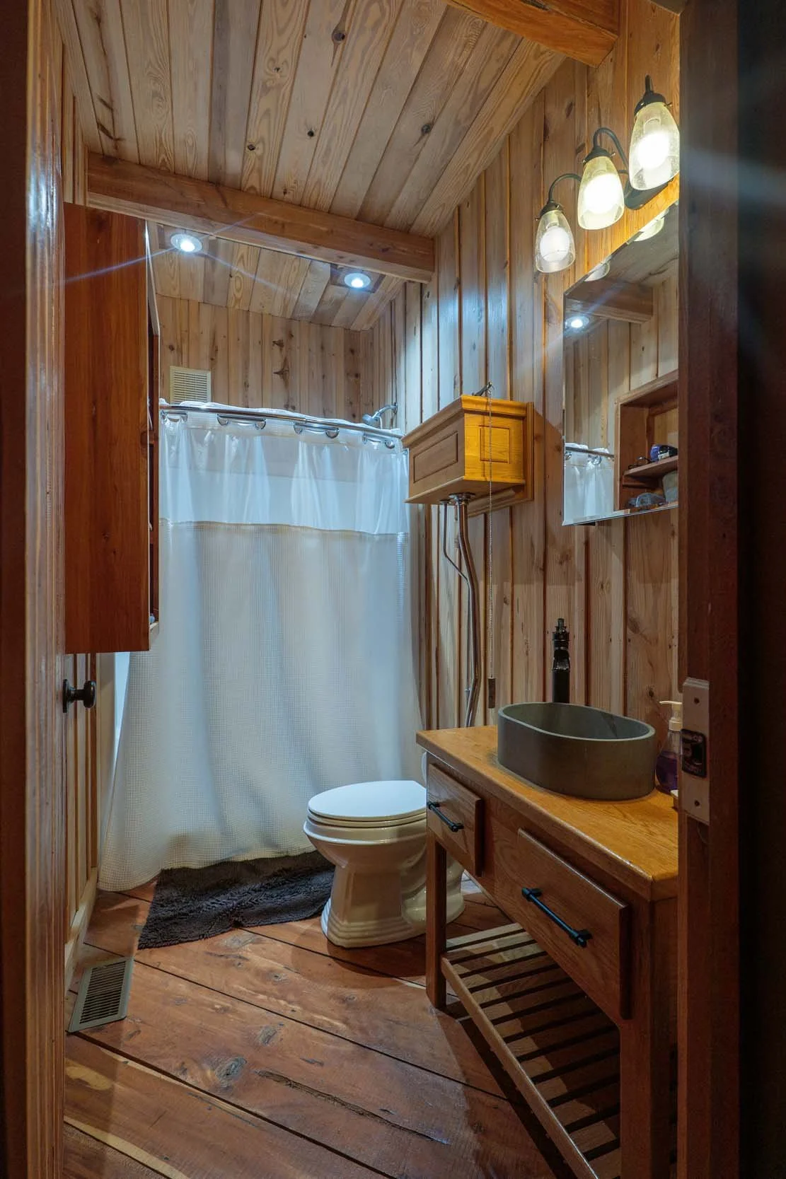 Cabin-Bathroom.jpg