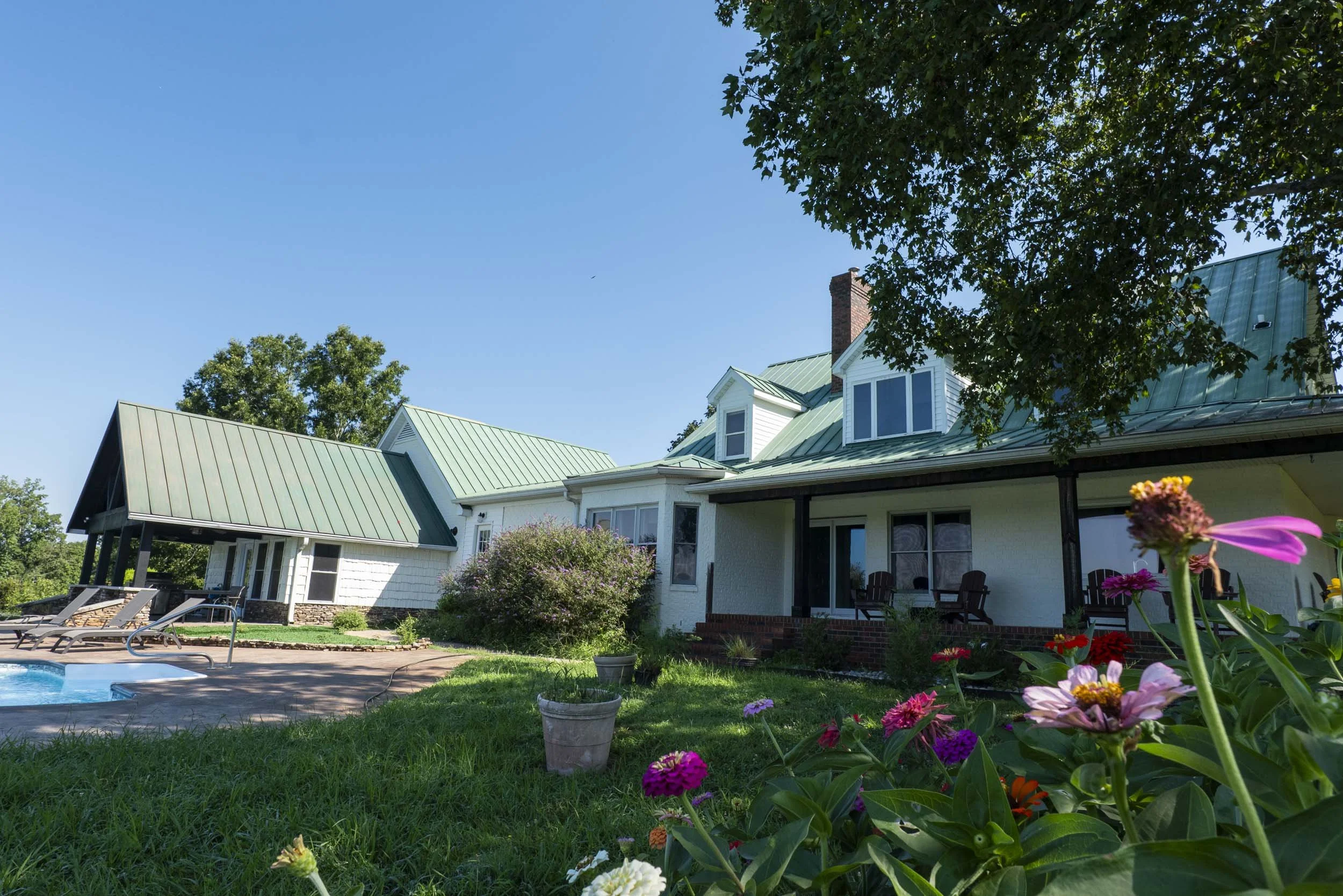 Pool-House-Left.jpg