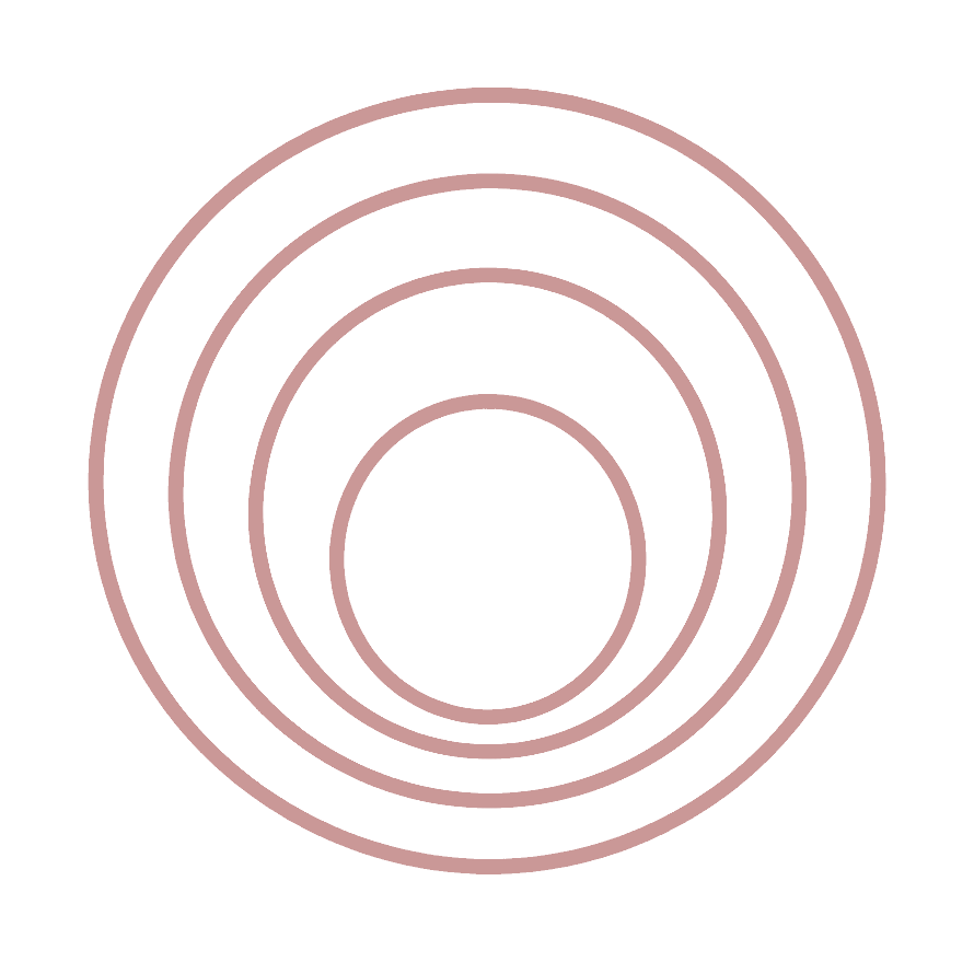 Vier concentric cirkels in lichtroze op een zwarte achtergrond.