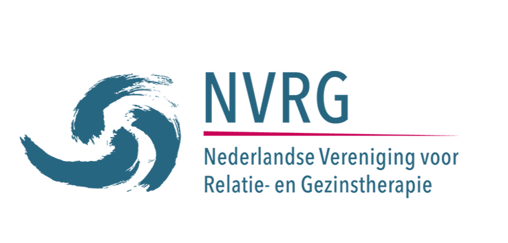 Logo van de Nederlandse Vereniging voor Relatie- en Gezinstherapie (NVRG) met blauwe swirl en tekst.