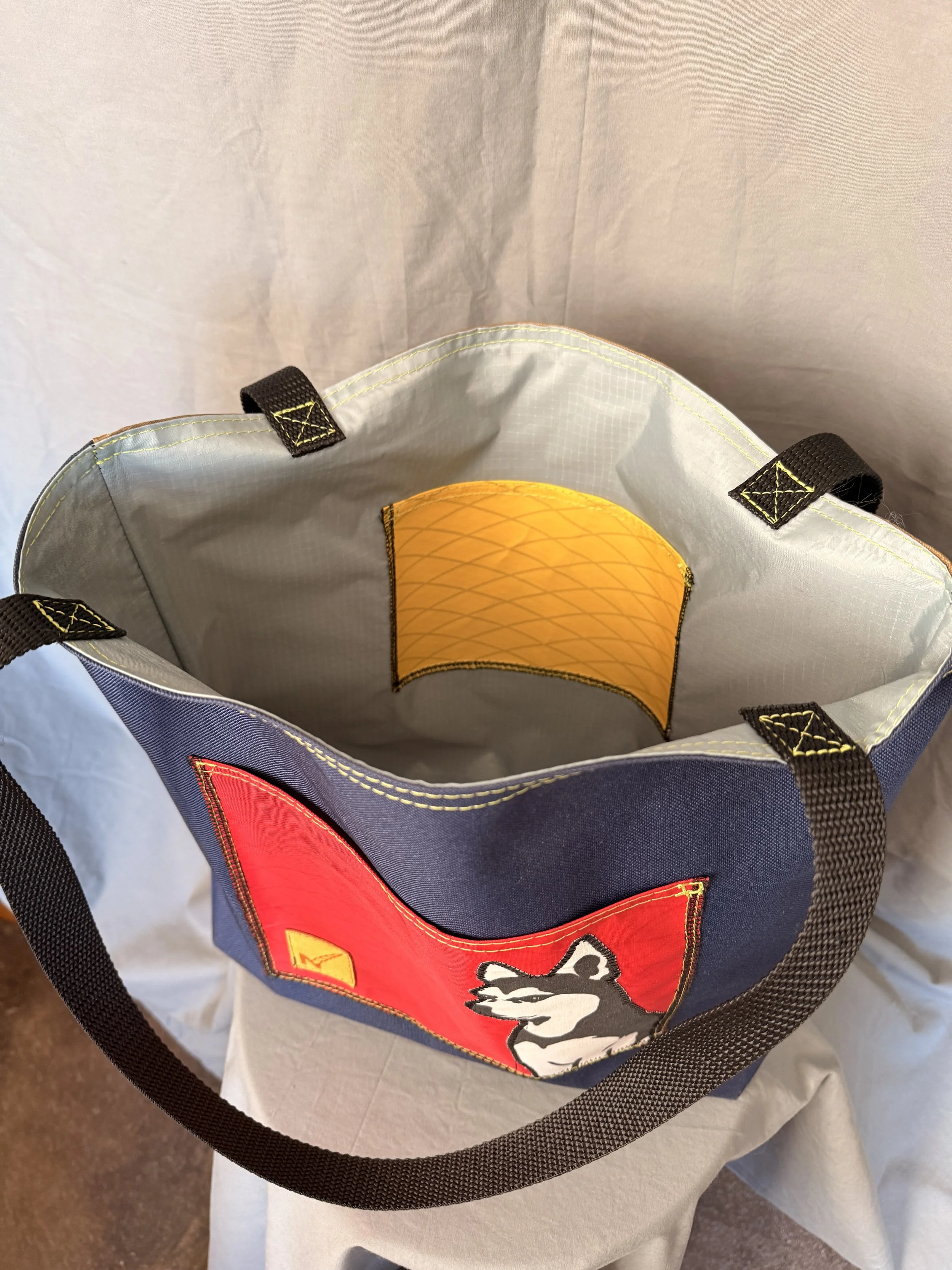 3_Tote - inside.JPG