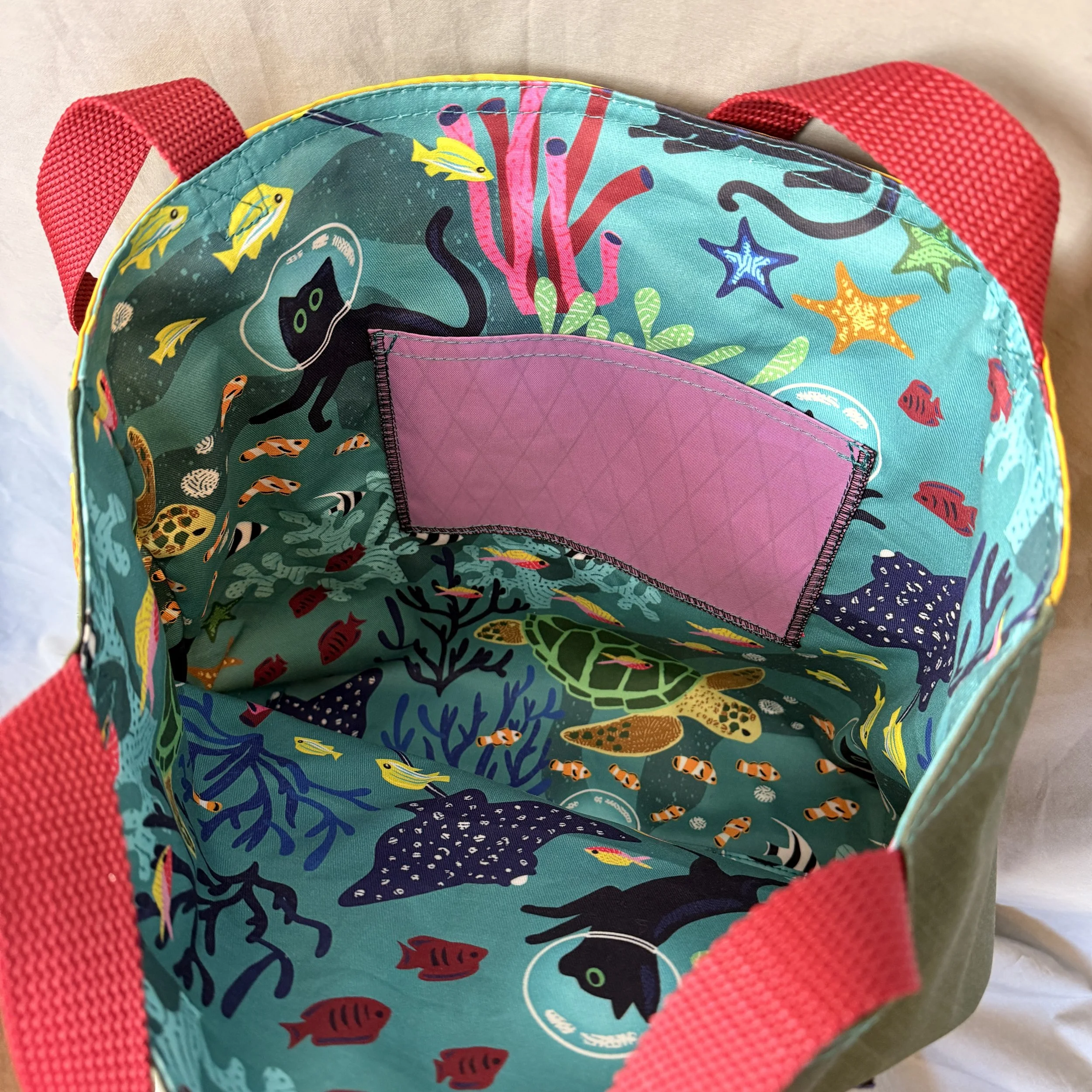 8_Tote - inside.JPG