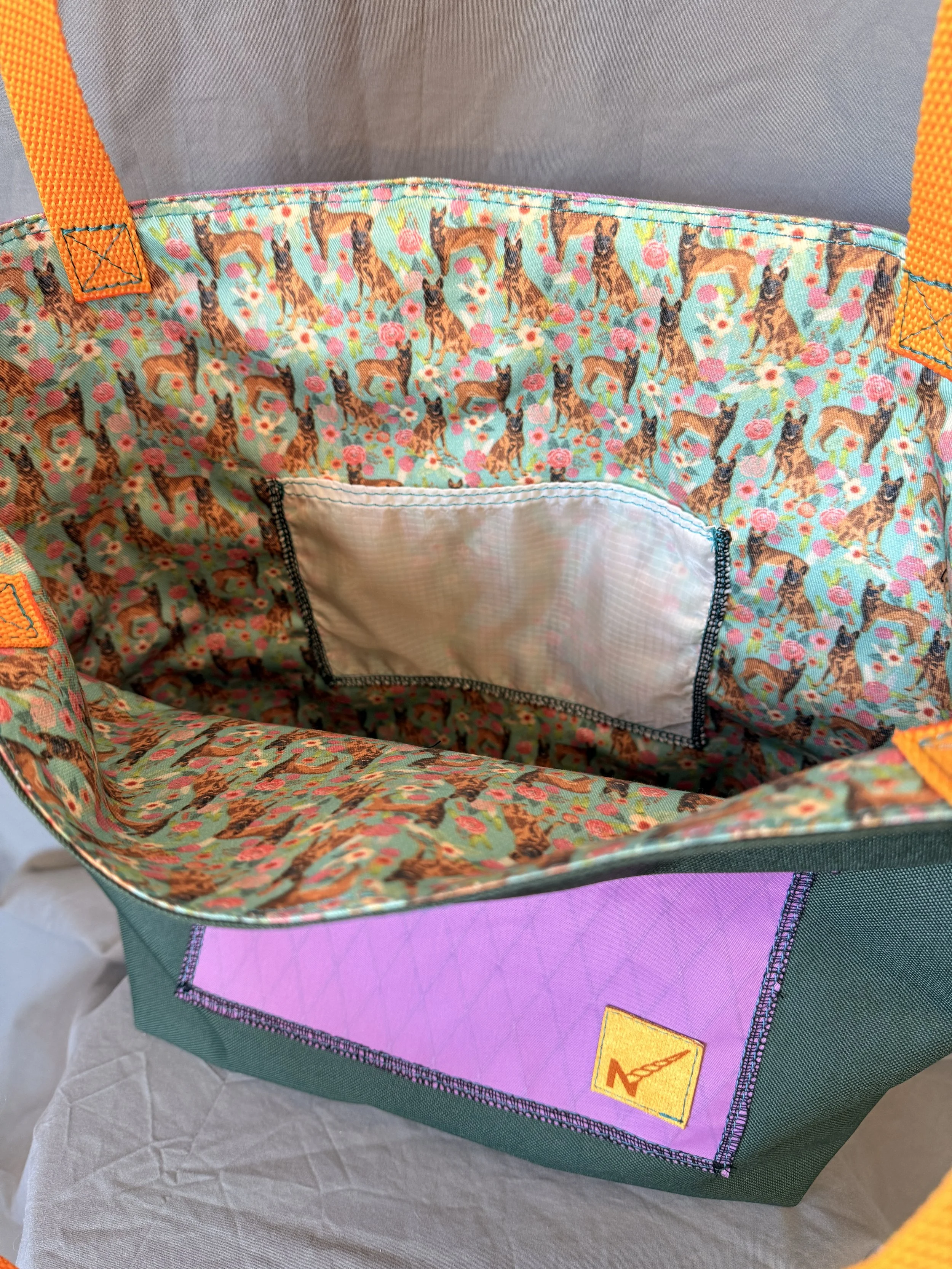 4_Tote - inside.JPG