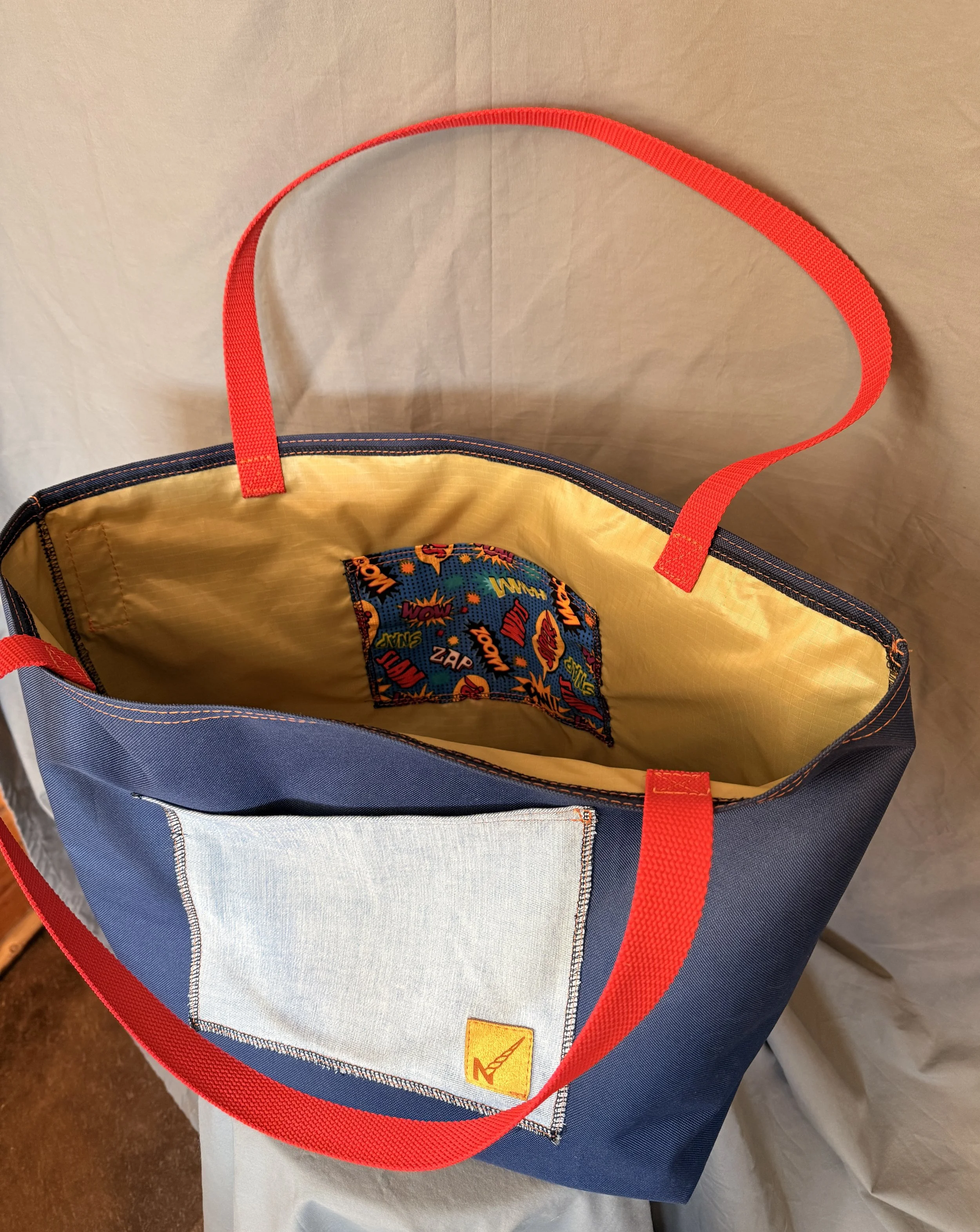 7_Tote - inside.JPG