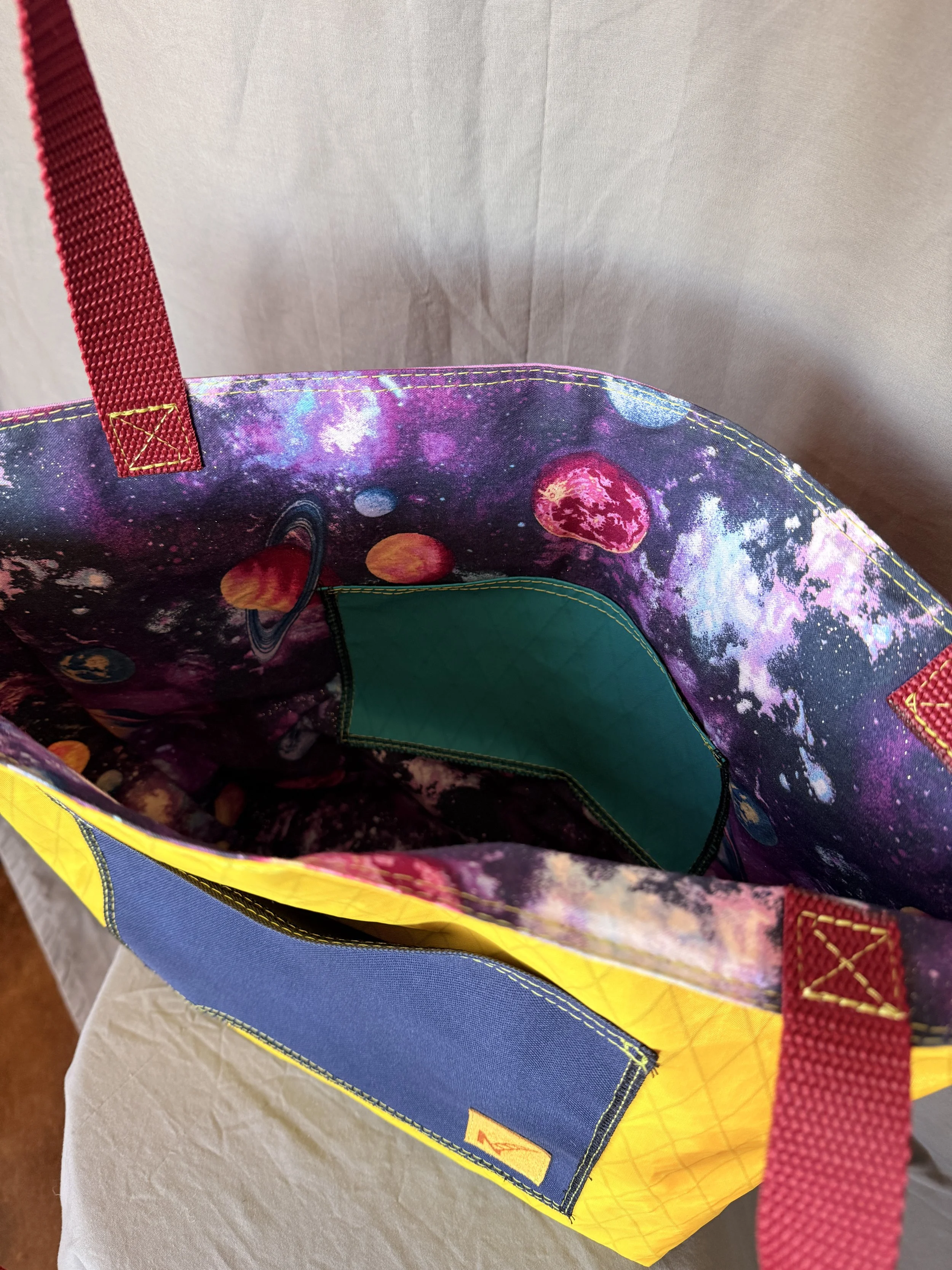6_Tote - inside.JPG