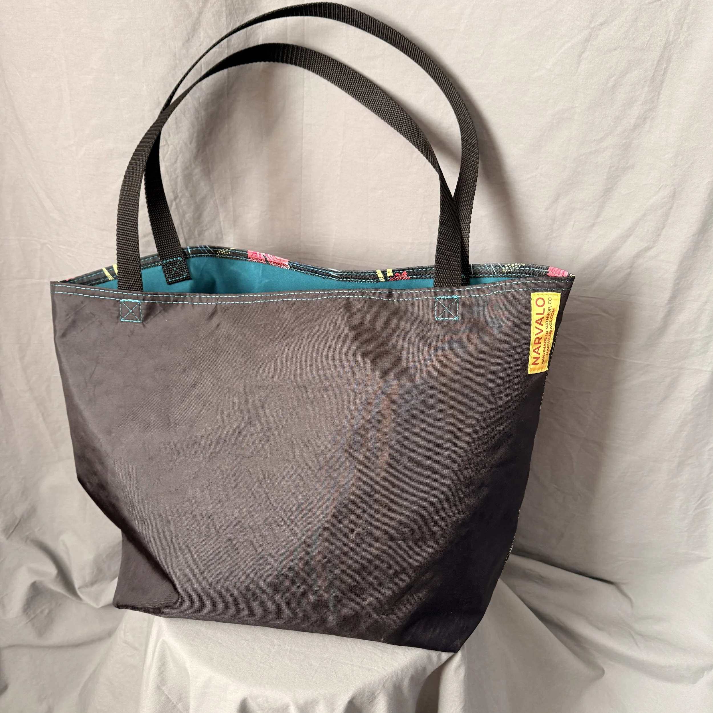 4_Tote pouch - back.JPG