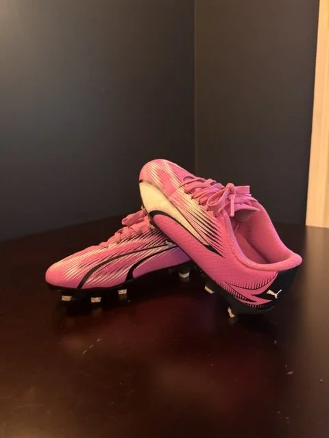 12: Little Girls Soccer Cleats - Nike - Pink/White/Black - Size 13