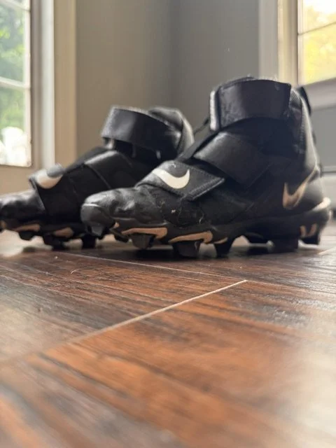 04: Youth- Nike - Black- Size 4Y