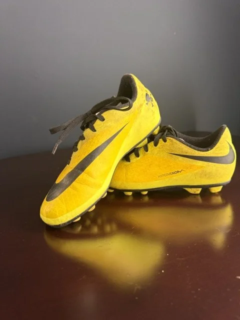 02: Little Kids - Nike HyperVenom Size 1.5