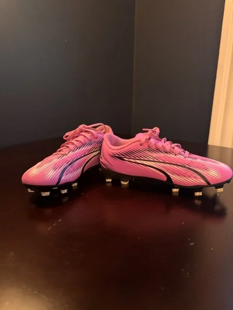 12: Little Girls Soccer Cleats - Nike - Pink/White/Black - Size 13