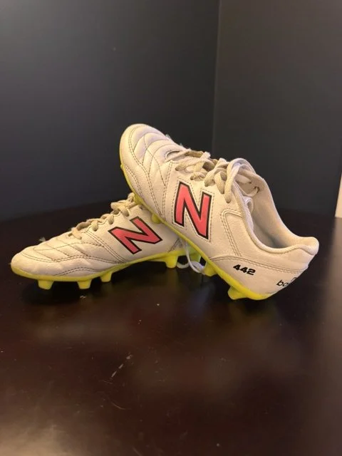 14: Little Girls Soccer Cleats - New Balance - White/Pink - Size: 1