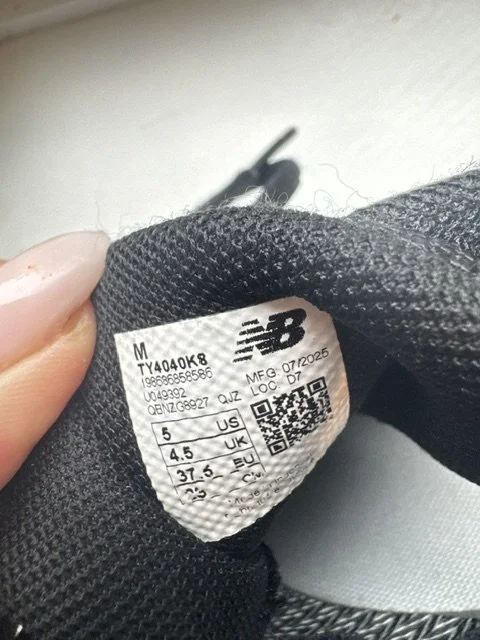 15: Youth New Balance Turf Shoes - Size 5