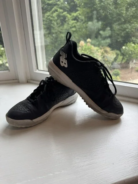 15: Youth New Balance Turf Shoes - Size 5