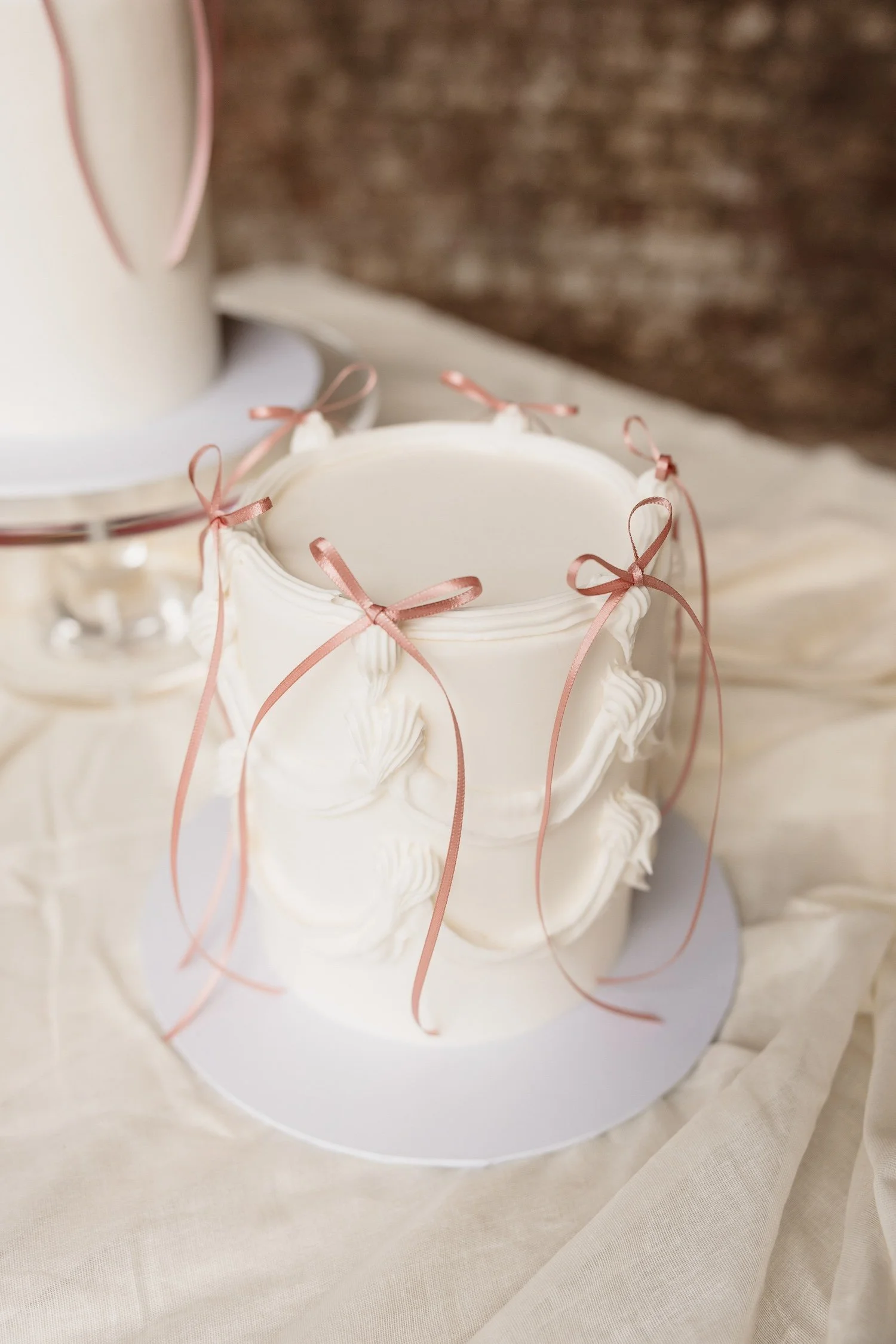 Vintage-Wedding-Cake-Piping-Kent-Wedding-Cake-Broome-park-olive-&-mac-.jpeg